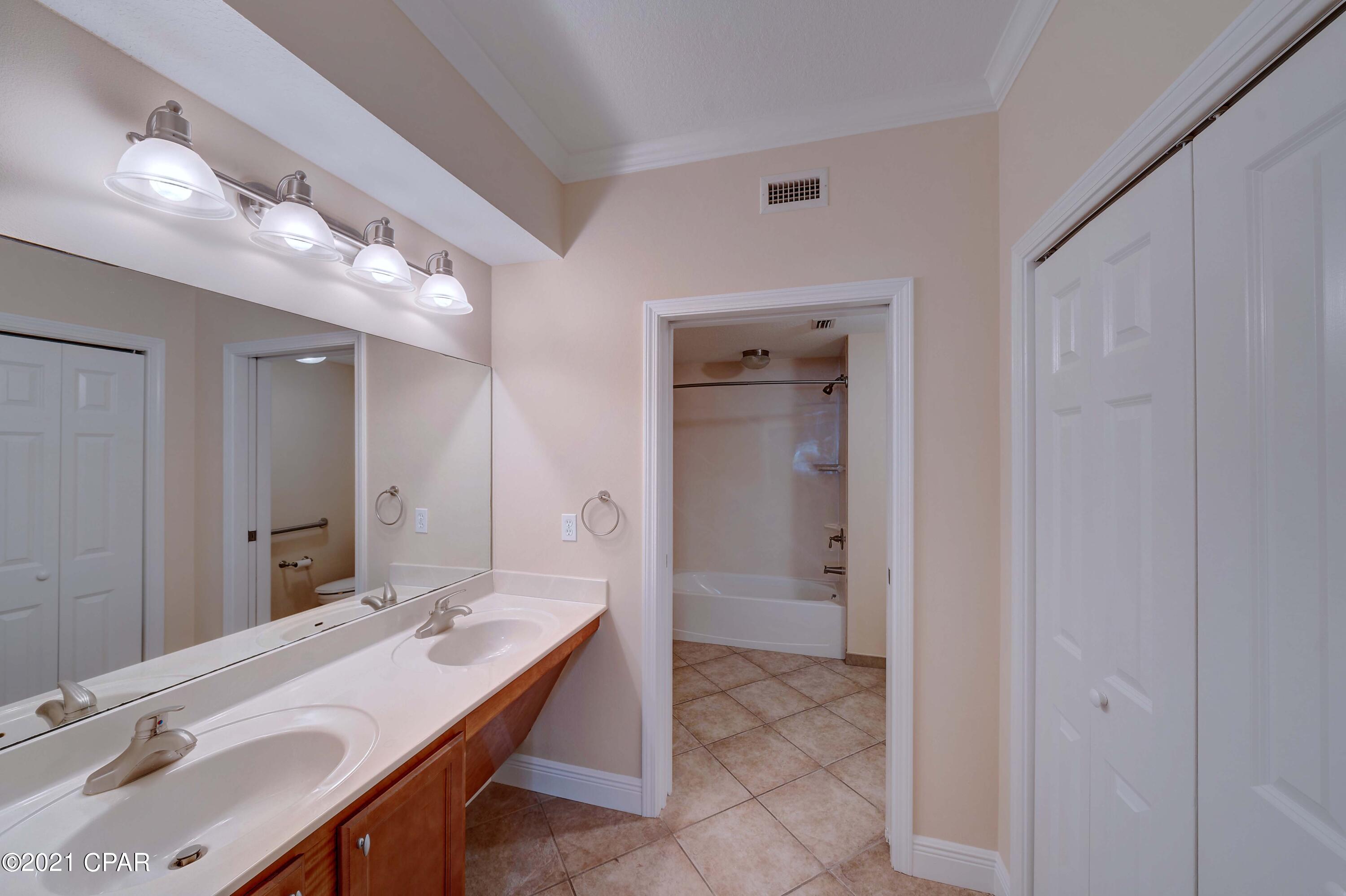 Magnolia Bay Club - Residential