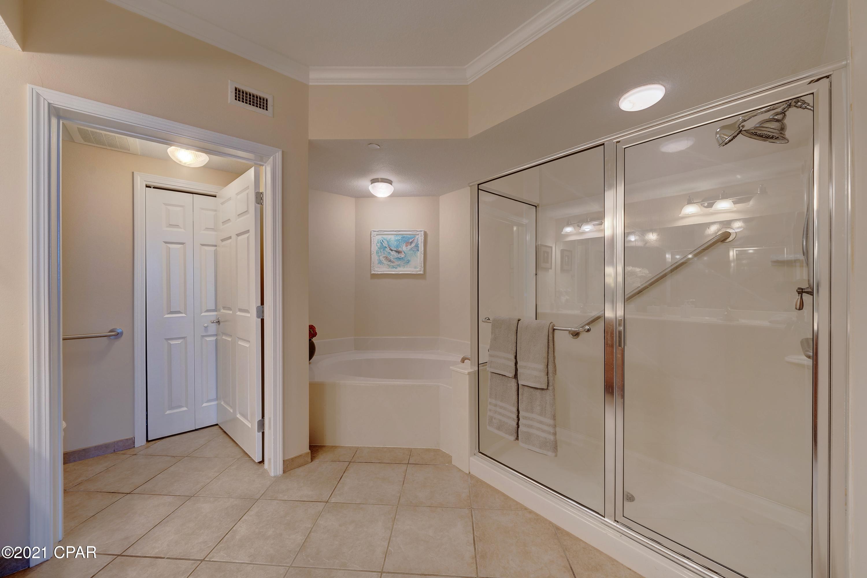 Magnolia Bay Club - Residential