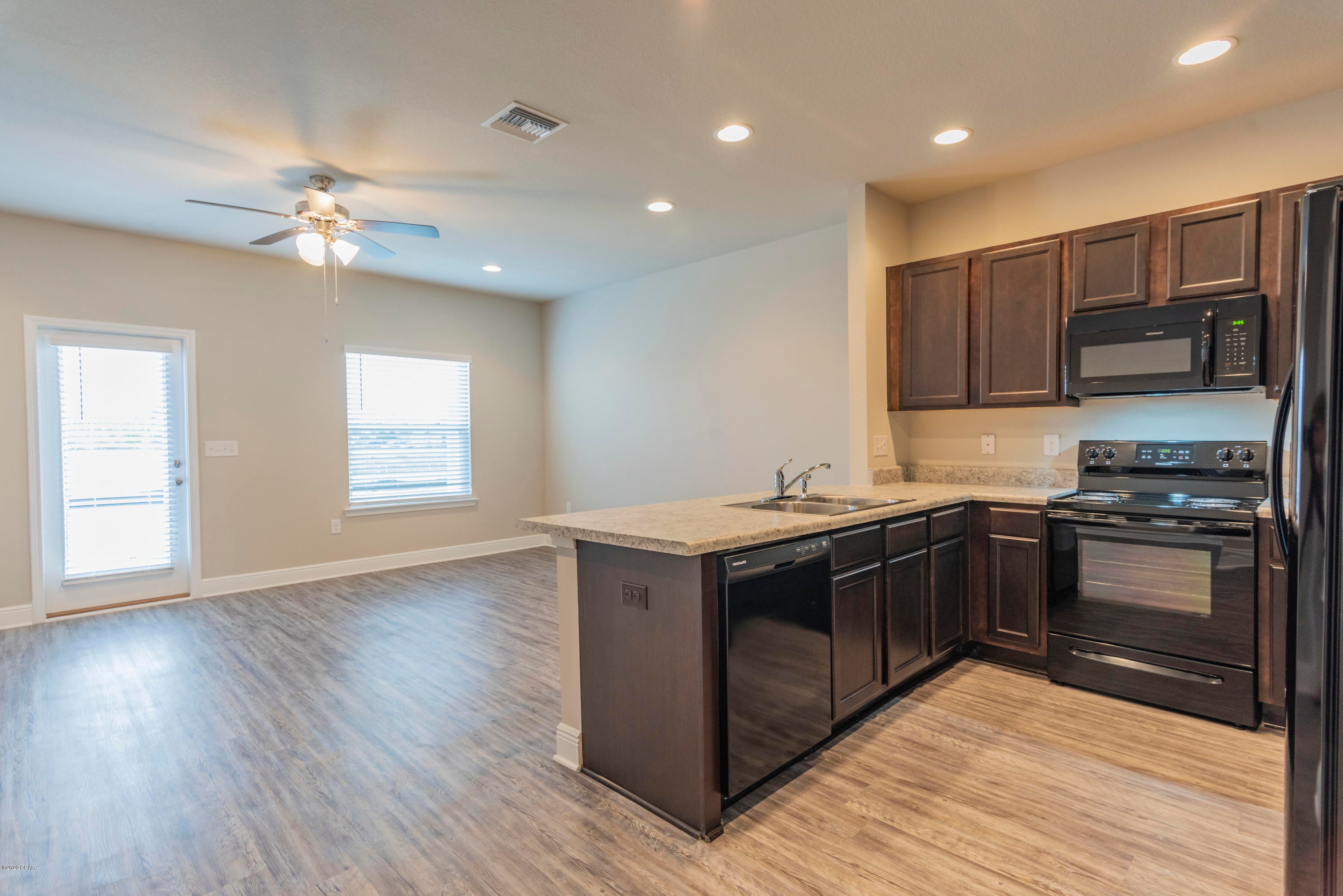 [No Recorded Subdiv] - Residential Lease