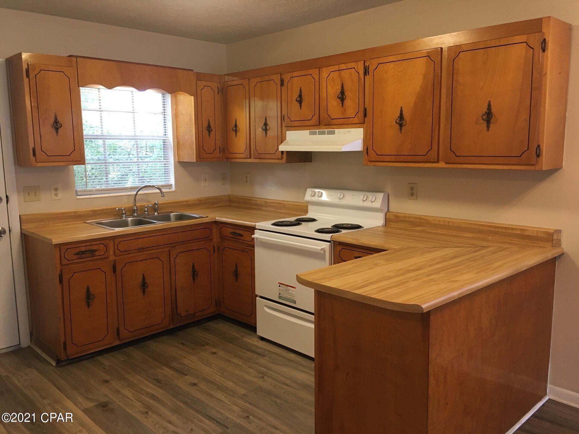 [No Recorded Subdiv] - Residential Lease
