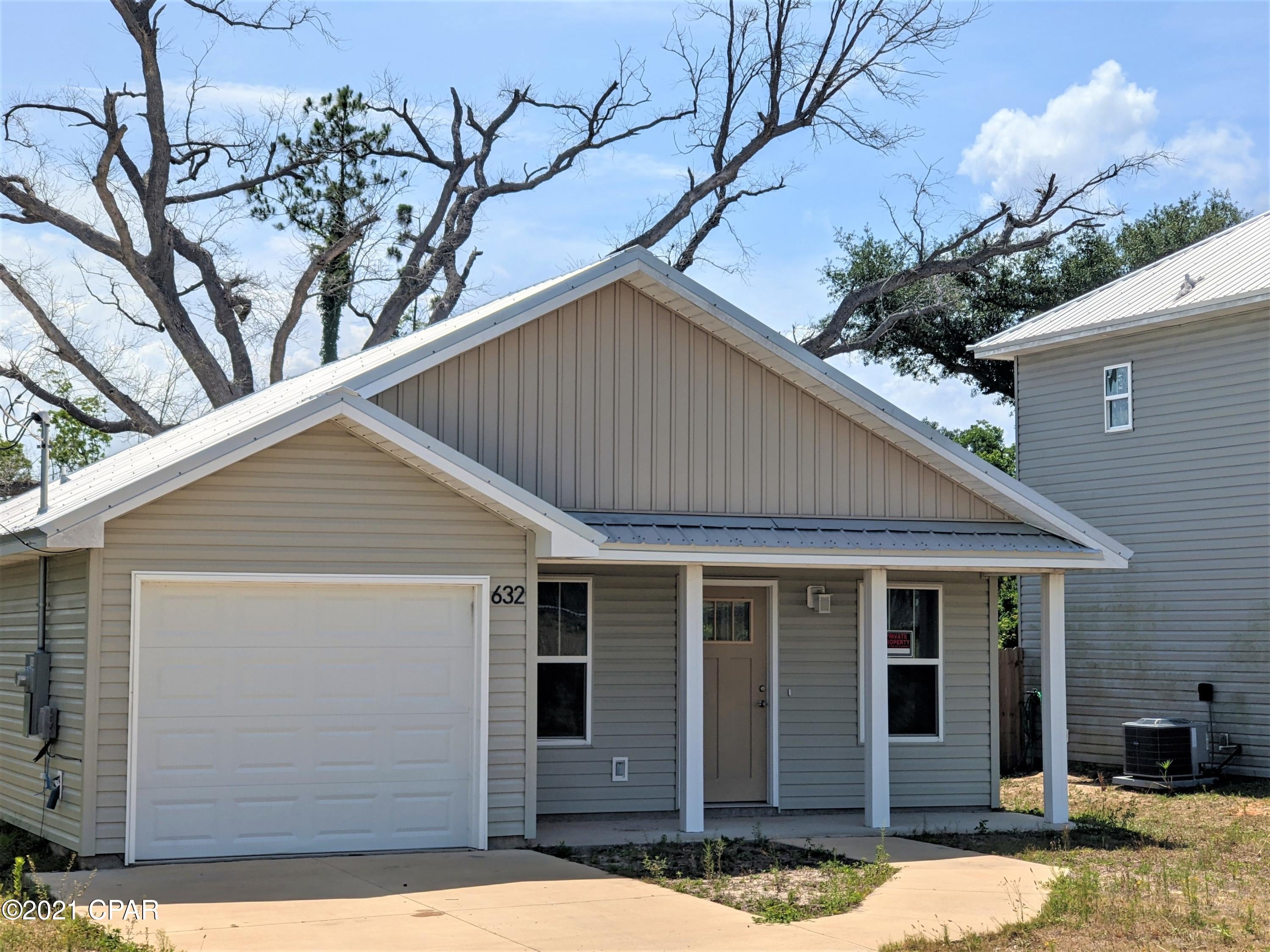 CURRENTLY UNDER CONTRACT, SELLER ACCEPTING BACKUP OFFERS UNTIL CONTINGENCIES ARE REMOVED.



2018/2019 Build - 3 bed, 2 bath home right in the middle of Panama City. Close to schools, shopping, and base. This home has vinyl siding, open floor plan, custom cabinets, one car garage. Nothing will ever be built behind the property line. This is a must see. Great for military relocating, downsizing or new family. Come see this adorable home today.  Solid Appraisal. Seller will have tree removed from back yard.