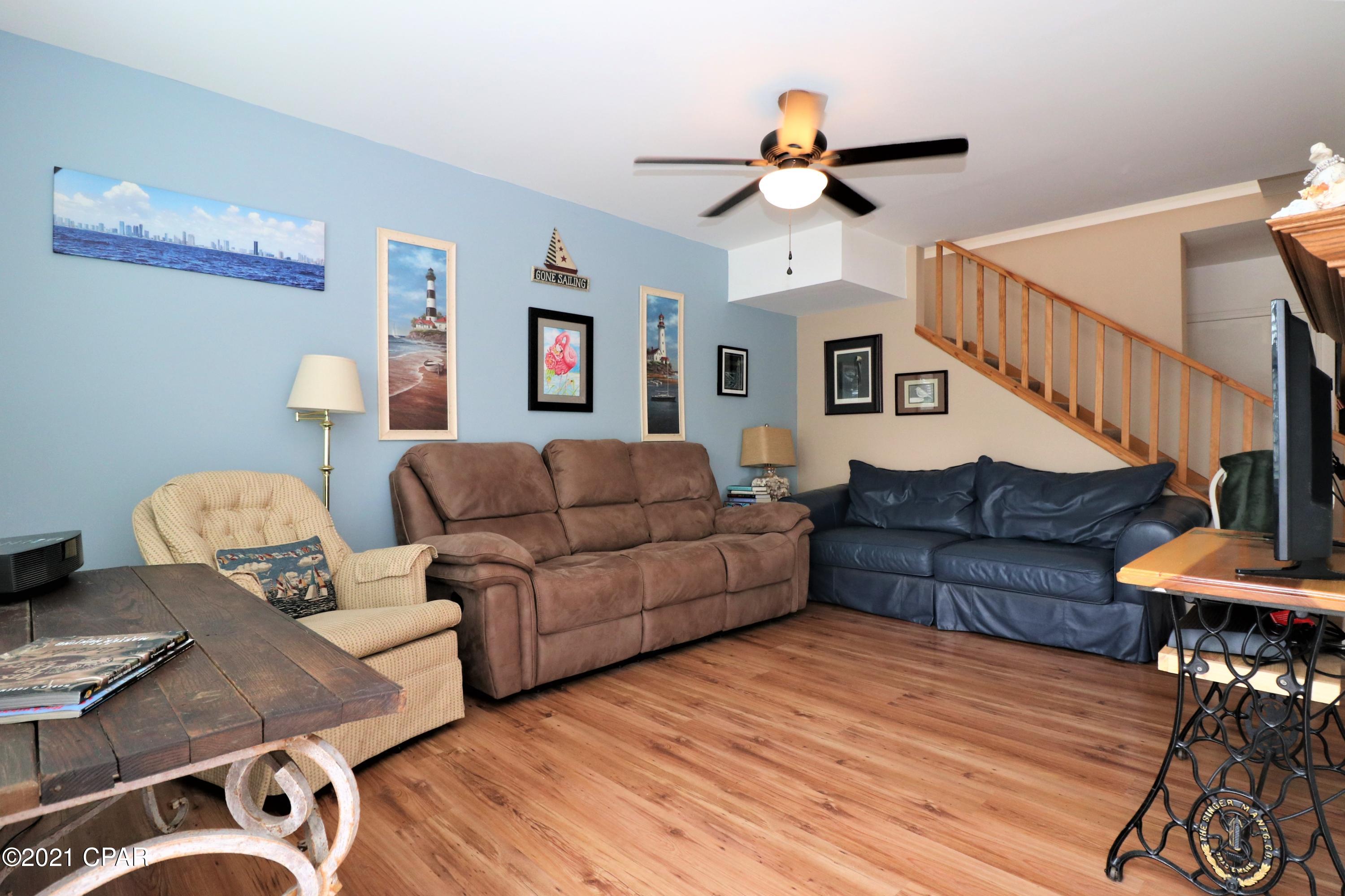 North Lagoon Oaks 4th - Residential