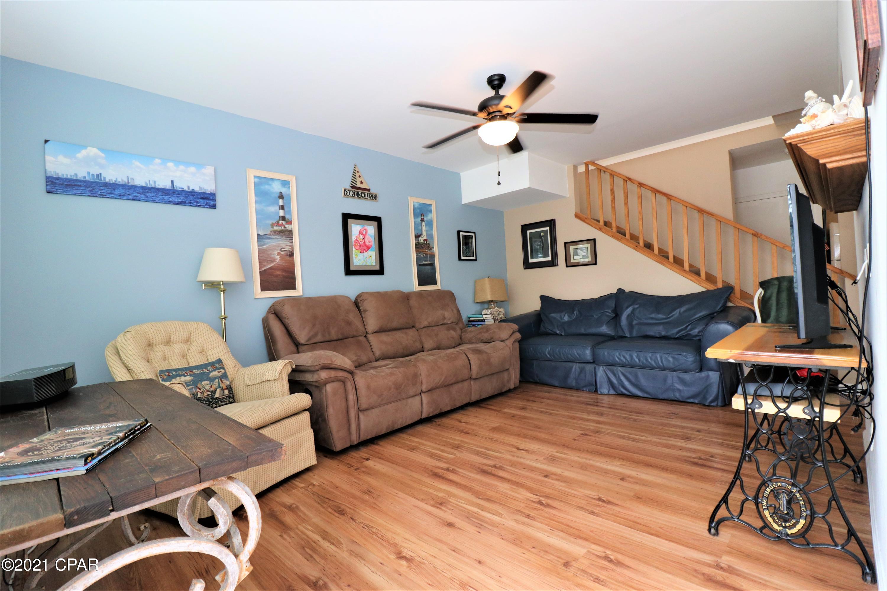 North Lagoon Oaks 4th - Residential