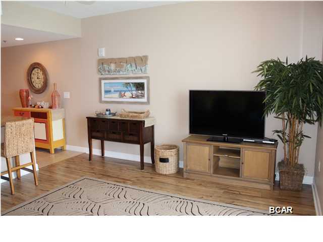 Splash Condo - Residential