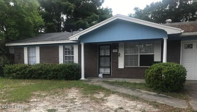 Single-family home includes a large fenced backyard, washer/dryer hookups, and single car garage. Half off of the security deposit for active military.



All measurements are approximate.