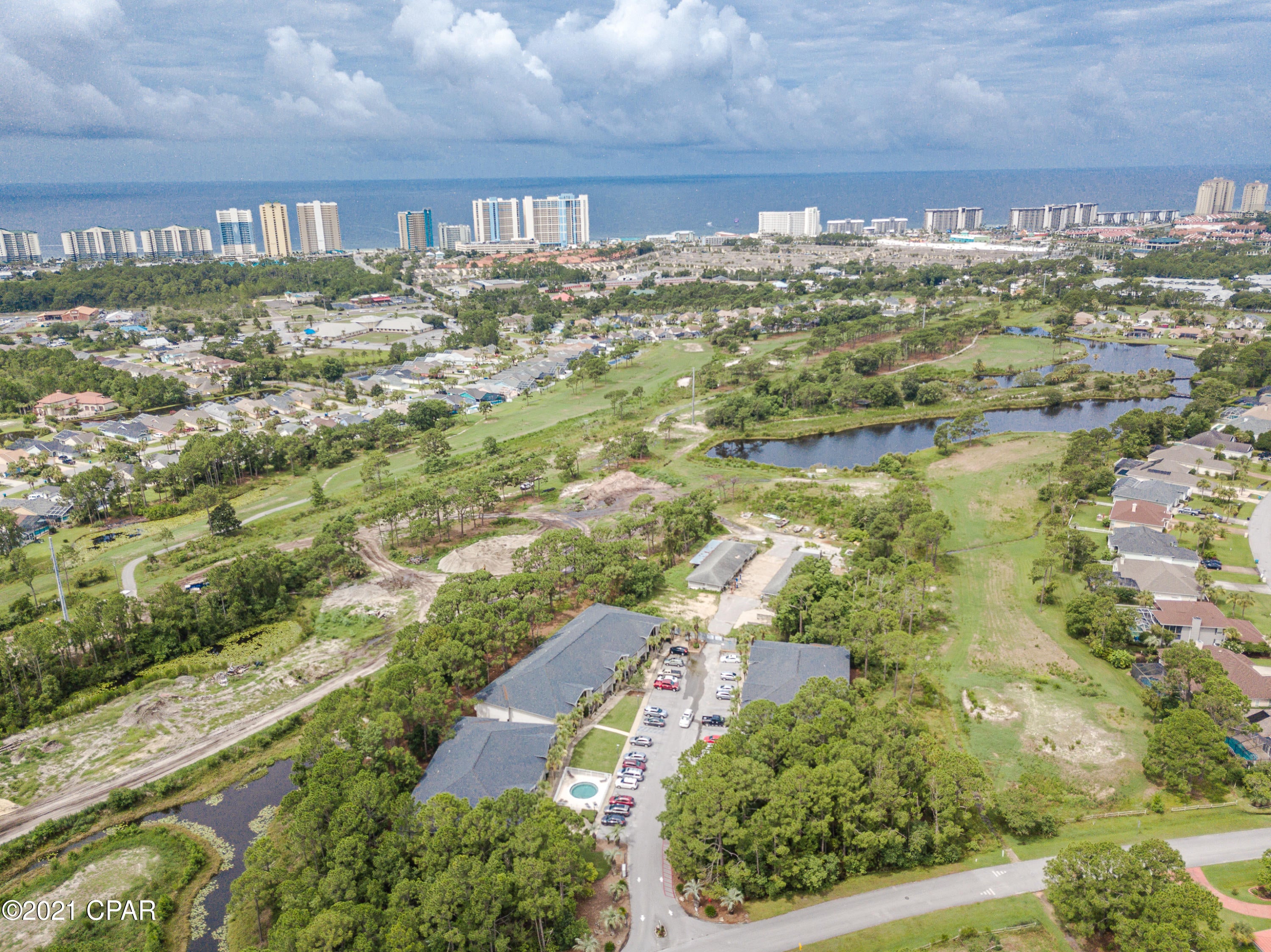 Hombre Golf Village - Residential