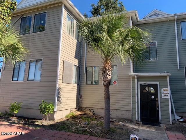Adorable downtown rental within walking distance to shops, restaurants, and entertainment. One bedroom, one bath, unfurnished on the first floor. Rental has a washer and dryer. If you would like to see this property, just text a copy of your driver's license to the property management office phone number listed in this advertisement and we will get a showing lined up for you within 1 business day!