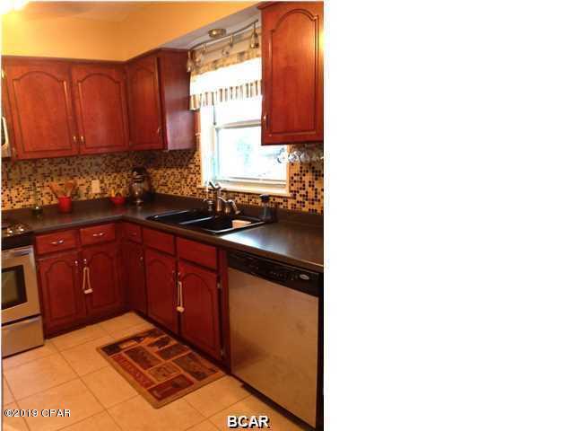 Parkway Manor - Residential
