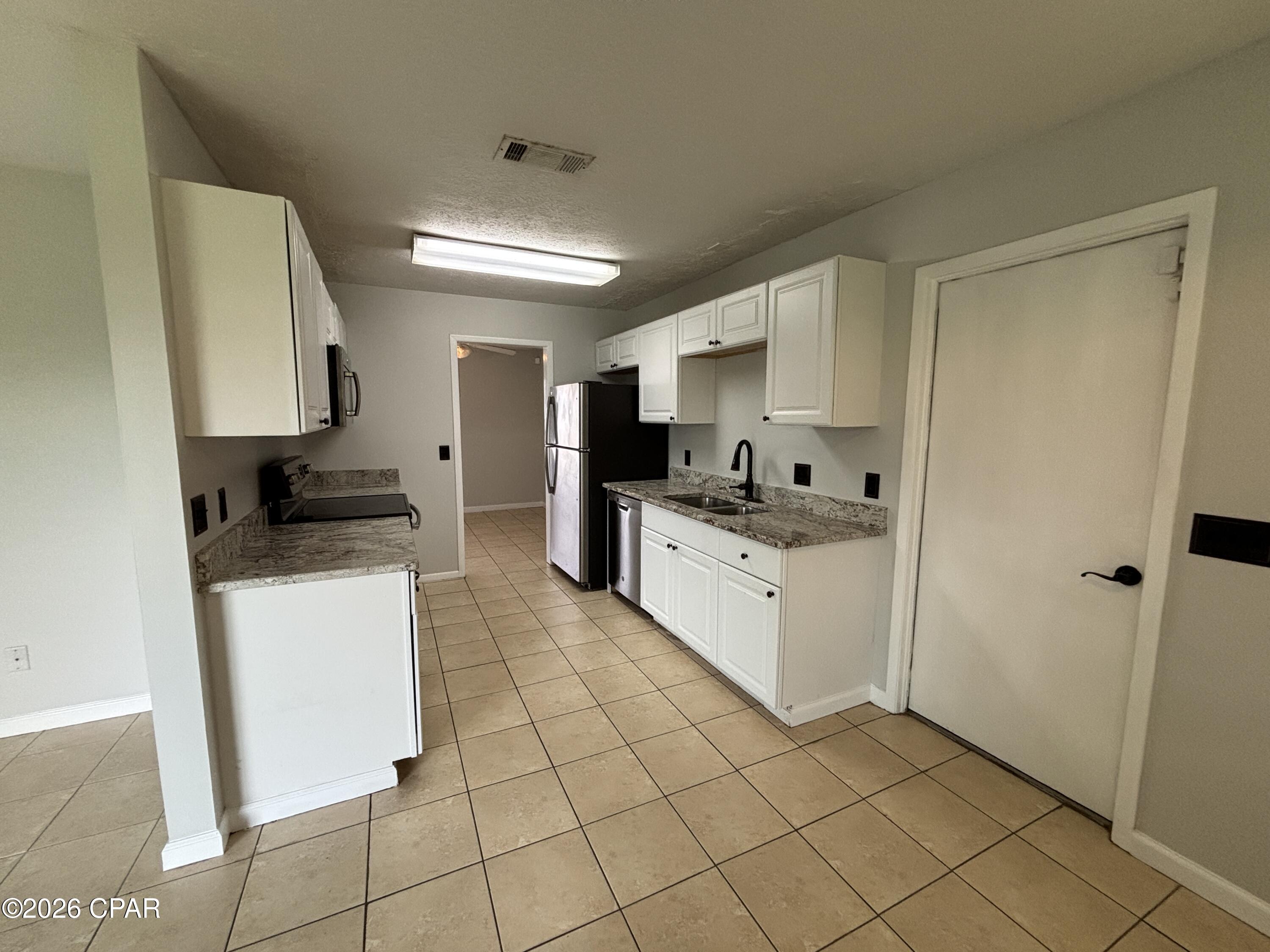 Pine Forest Est Ph 1 - Residential Lease