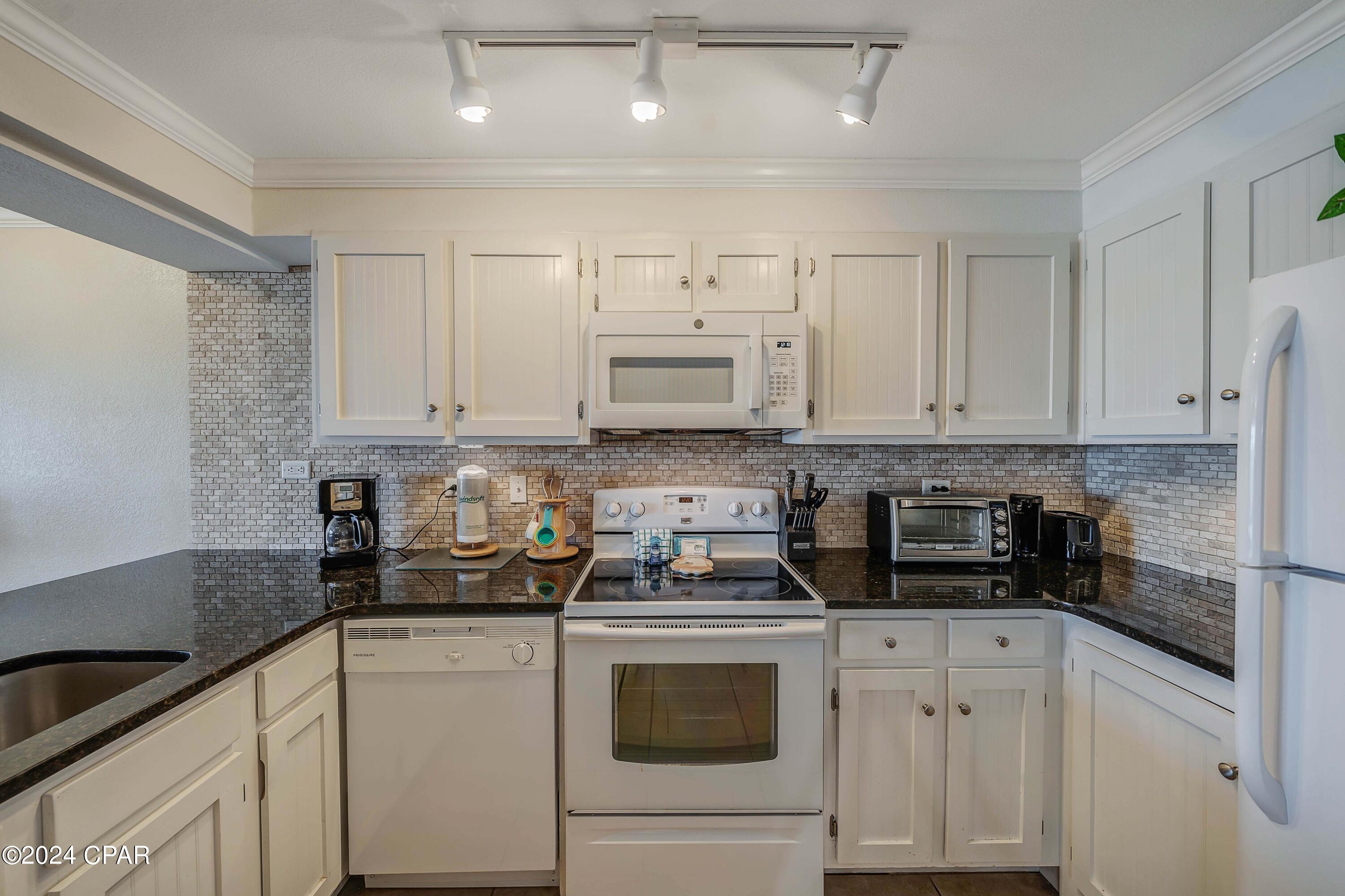 Mariner West Condo - Residential