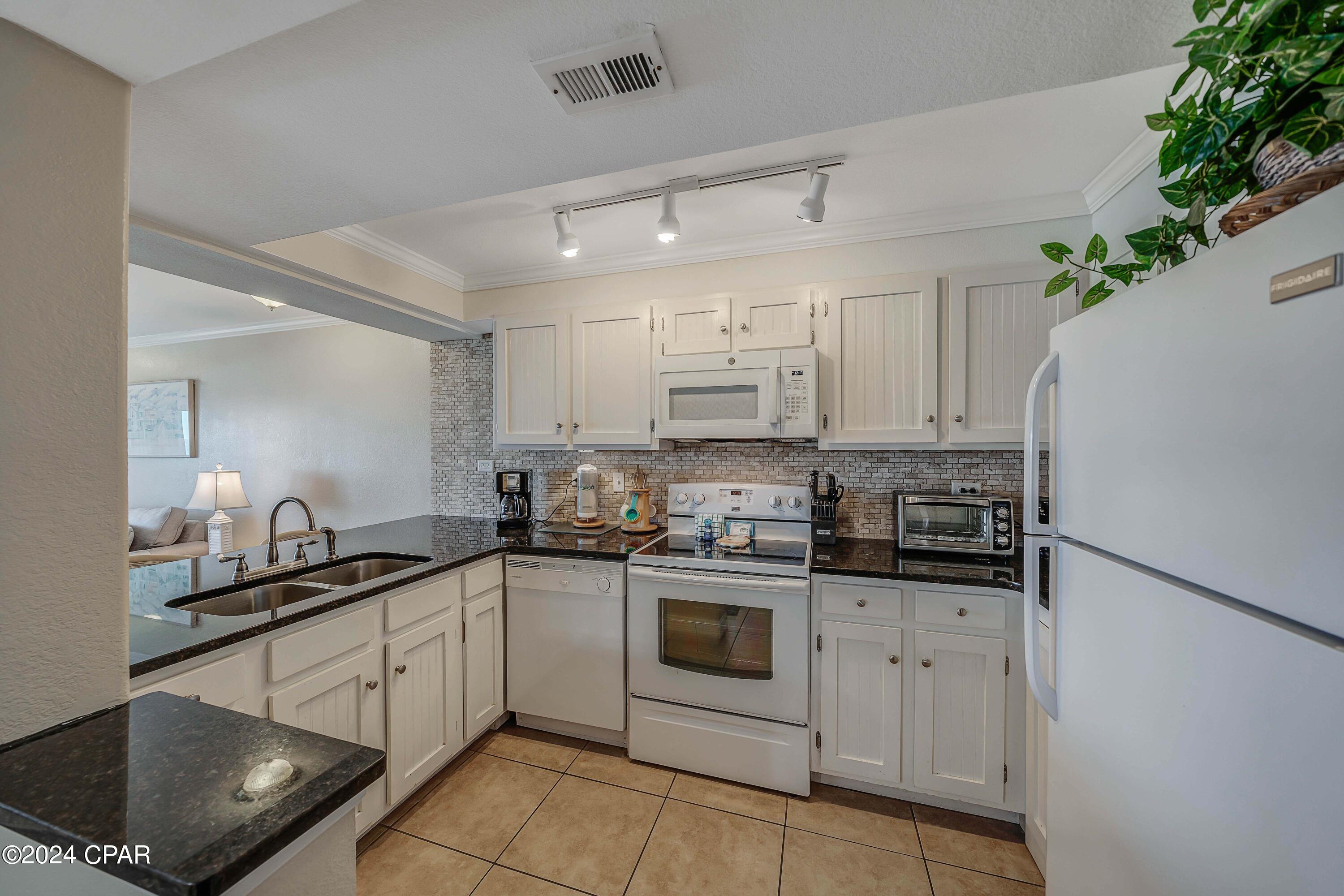 Mariner West Condo - Residential