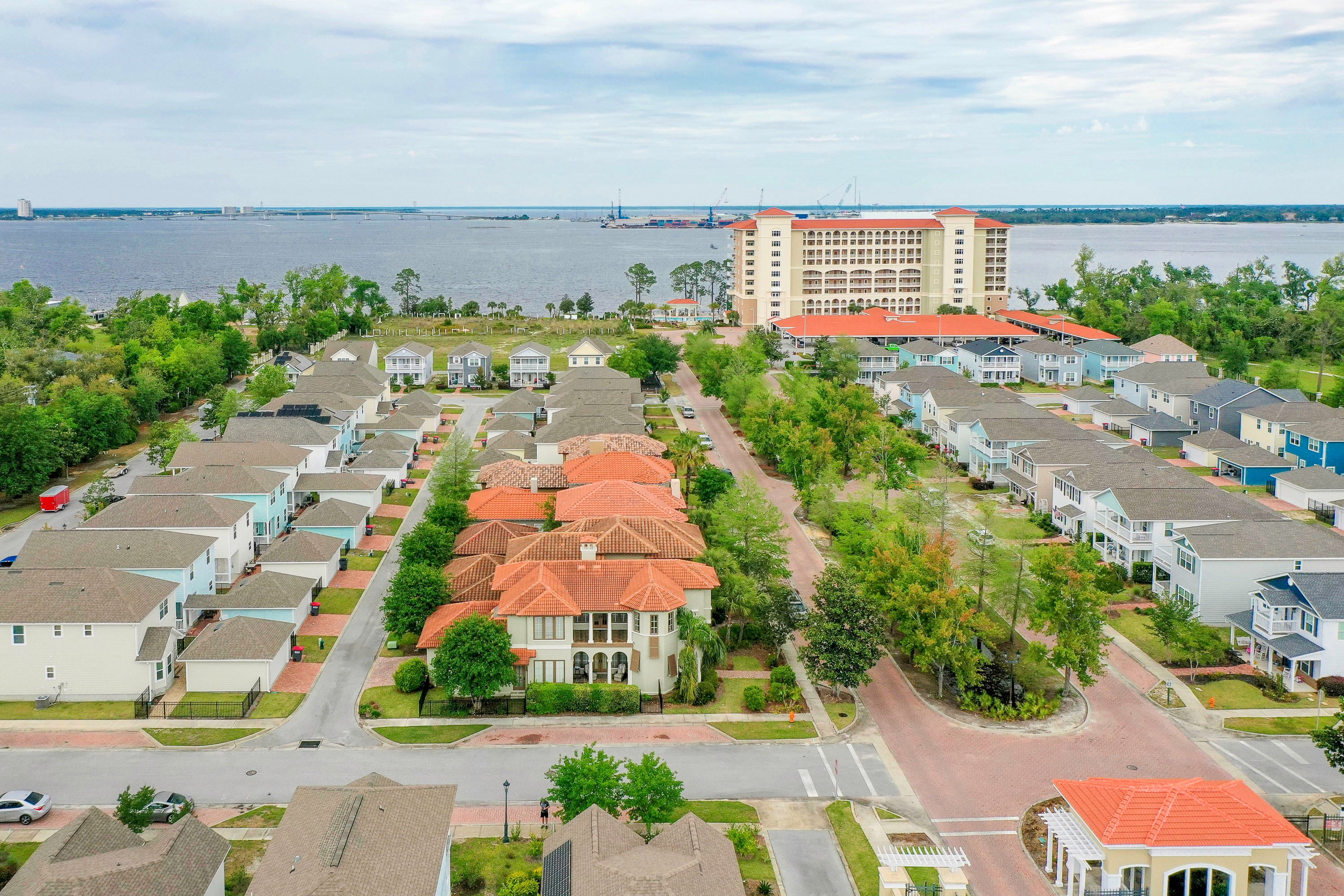 Magnolia Bay Club - Residential