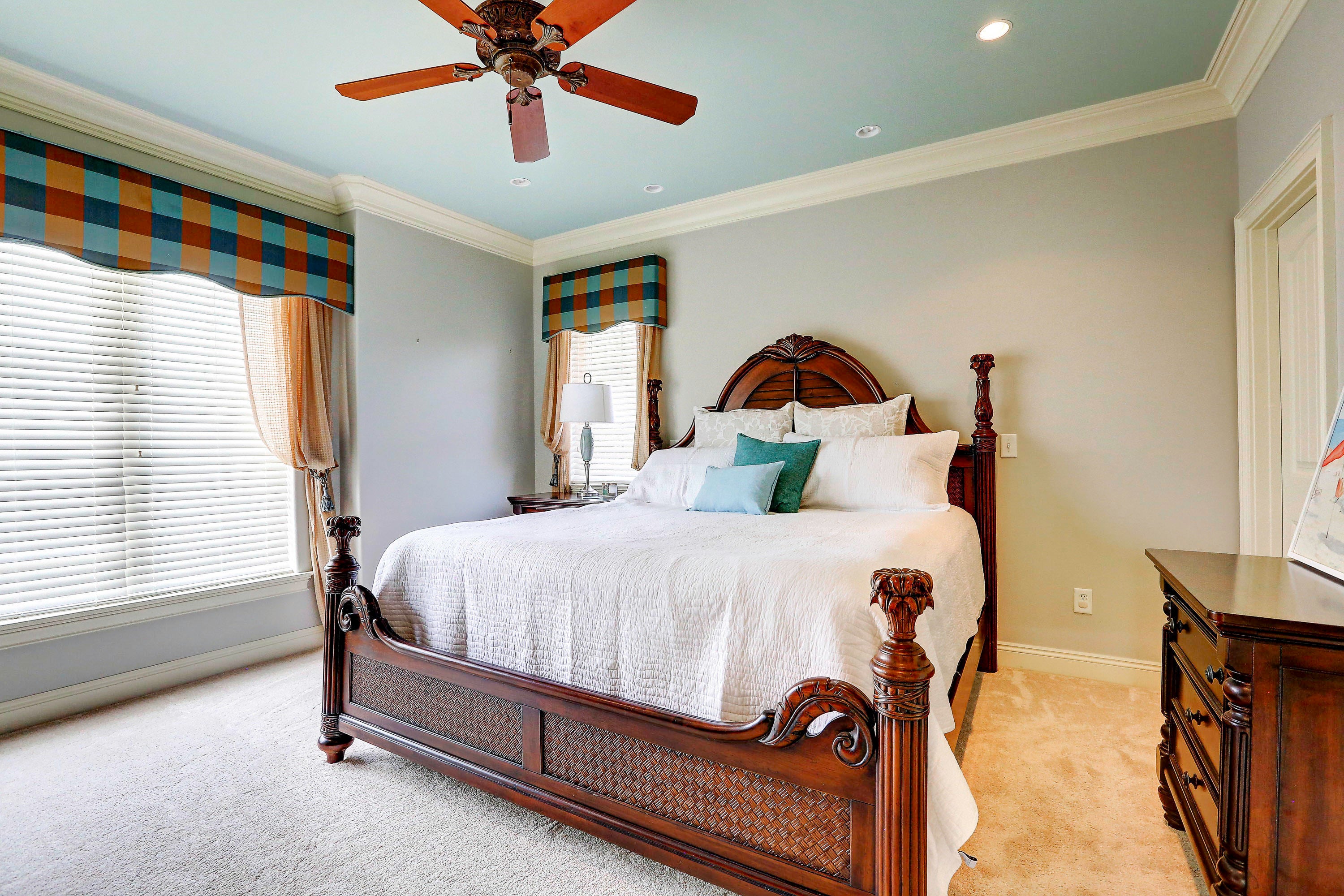 Magnolia Bay Club - Residential