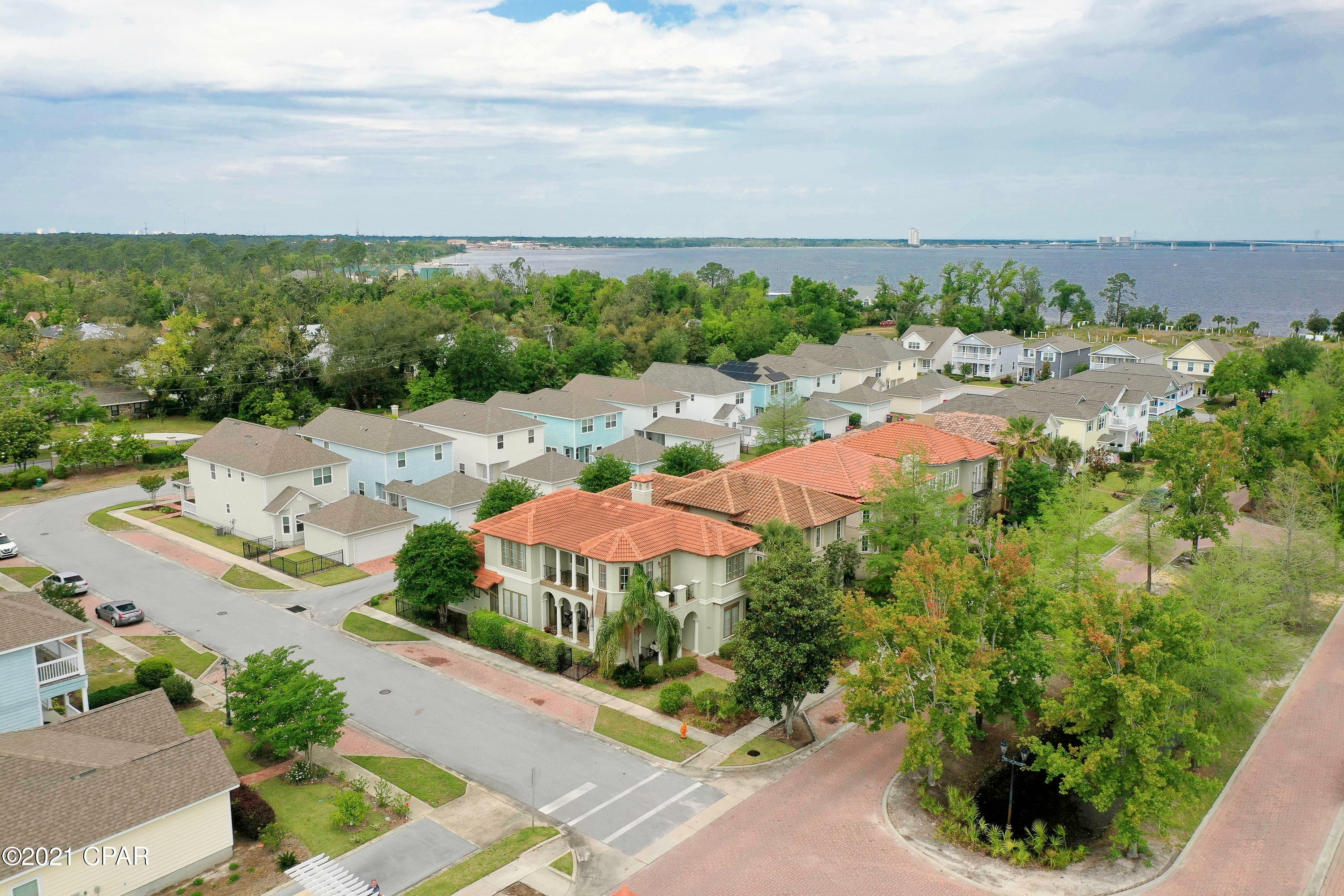 Magnolia Bay Club - Residential