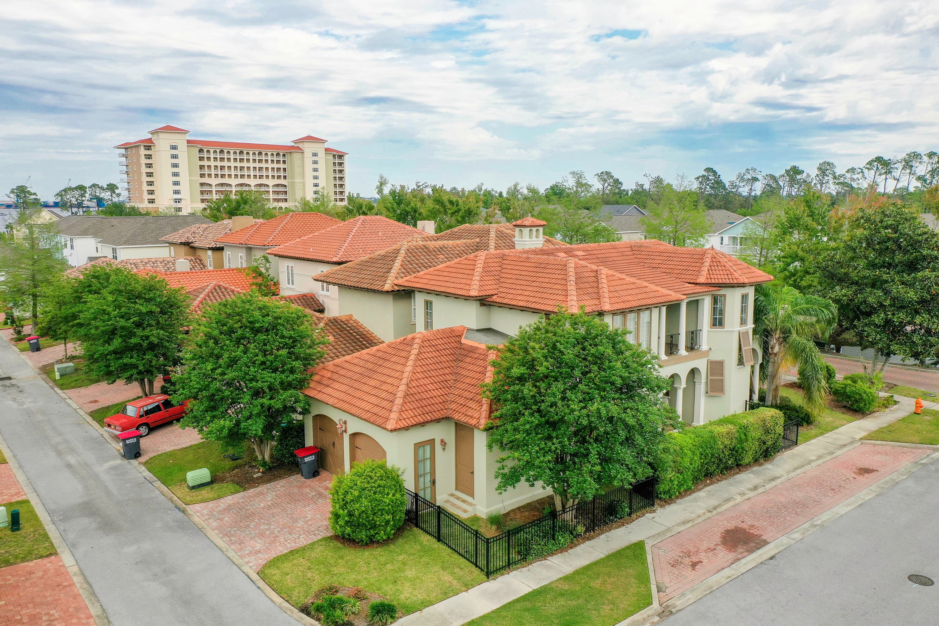 Magnolia Bay Club - Residential