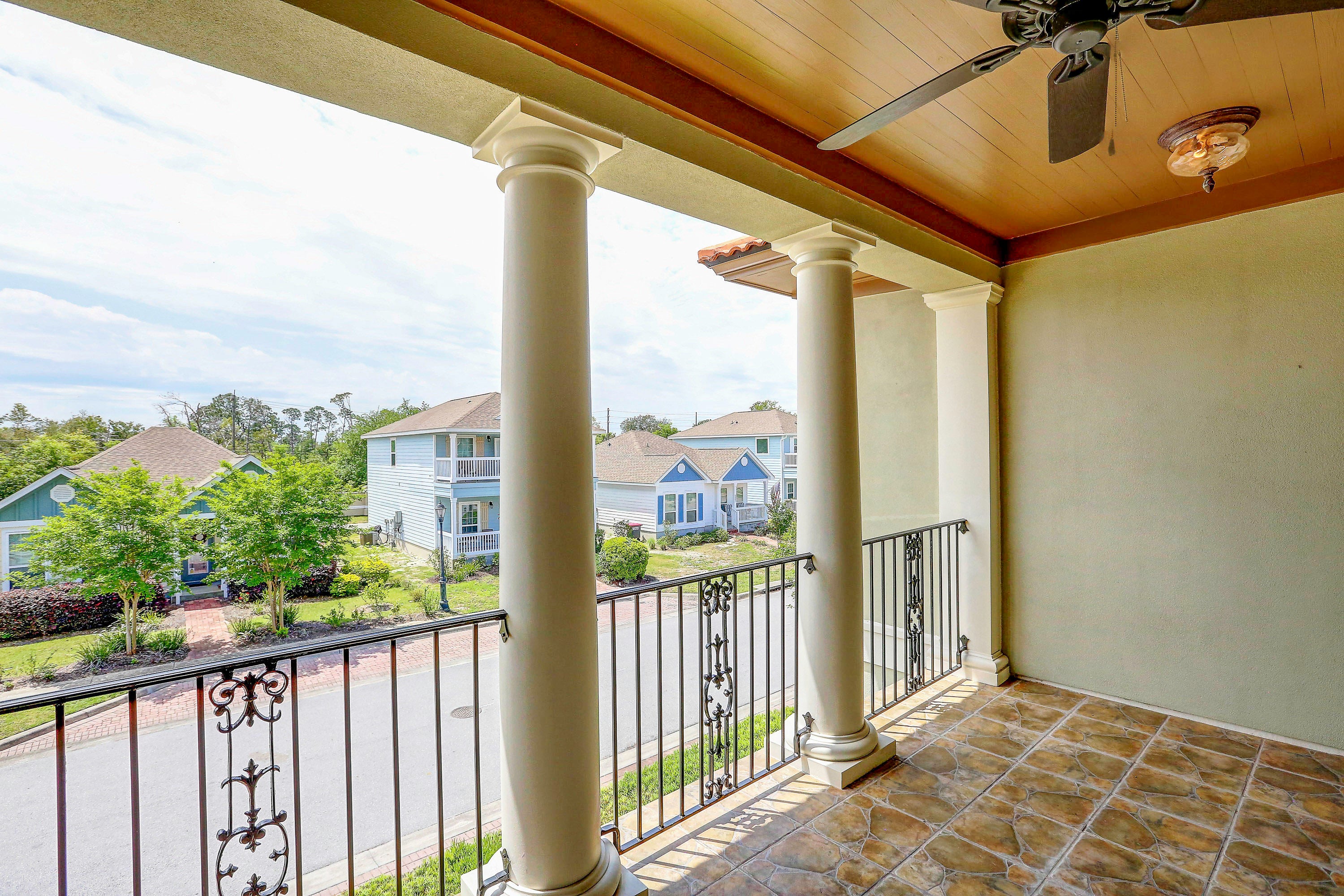 Magnolia Bay Club - Residential
