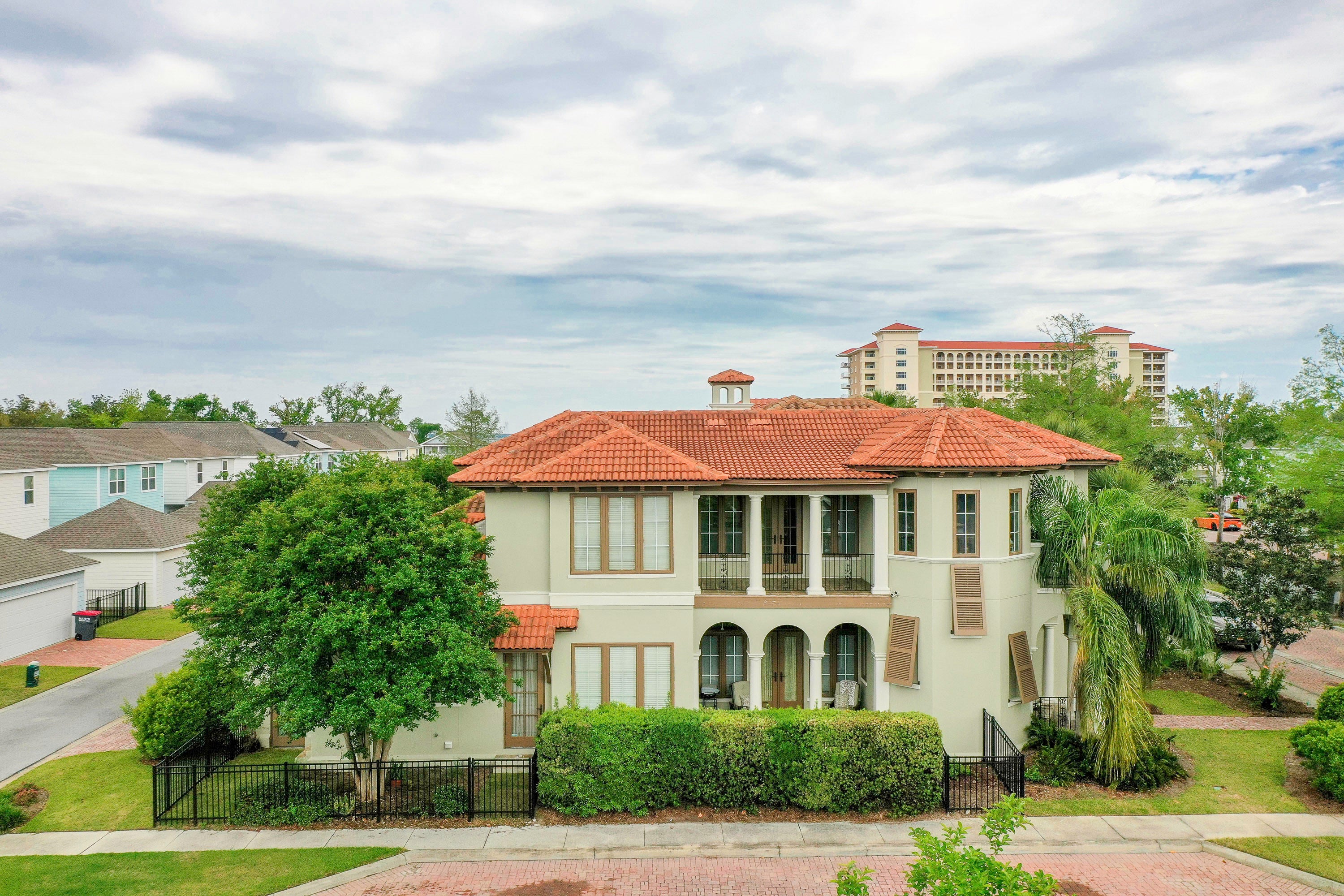 Magnolia Bay Club - Residential