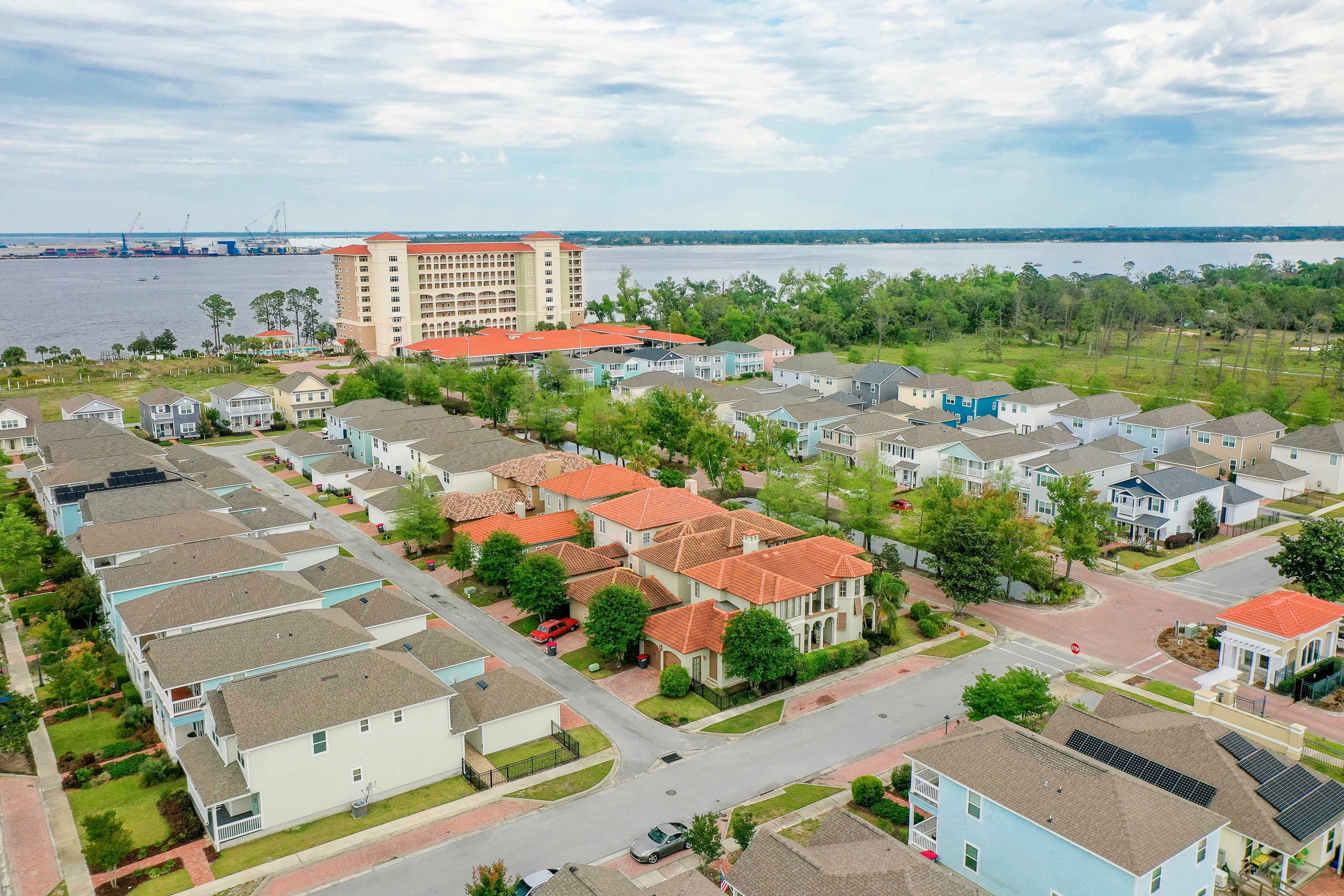 Magnolia Bay Club - Residential