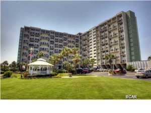 There aren't many places where you can still purchase a gulf-front, three bedroom condo in the high $200,000's, but unit A703 at Pinnacle Port is exactly that! This two story, fully furnished unit boasts gorgeous lake and gulf vistas, a master suite on the first level and two additional bedrooms upstairs. Views from the living room and downstairs master suite are of beautiful Lake Powell, a rare coastal dune lake that showcases the community and its natural surroundings. Your kitchen is fully equipped with all major and smaller appliances, and offers ample space to prepare meals and host social gatherings. The living/dining area is a comfortable and easy place to relax, watch a movie or just enjoy the company of family and friends. Located on the second floor are two additional