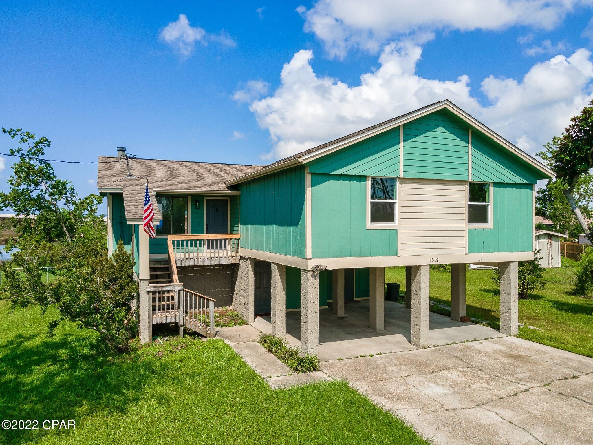 Welcome to this expansive, custom home located on East Bay!

This stunning property boasts 4Bed/3Ba, perfect for those looking for plenty of space. Enjoy the waterfront views from the comfort of your own home or relax in the fenced backyard. The kitchen features a breakfast bar, ideal for entertaining guests. With a 2-car carport and outdoor storage shed, there is plenty of room for all your belongings.
The covered and screened back deck is perfect for enjoying the beautiful views year-round!

Don't miss out on this unique opportunity to live in a one-of-a-kind custom home!

-------------------------------------------------------------

*ALL pets are subject to owner approval & non-refundable fees.*