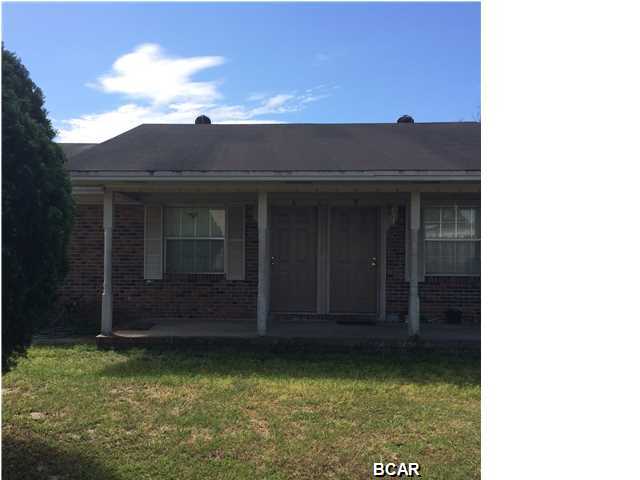 Nice 2bd 1ba duplex close to the College and convenient to the beaches. Open eat in kitchen. New carpet. No pets please.