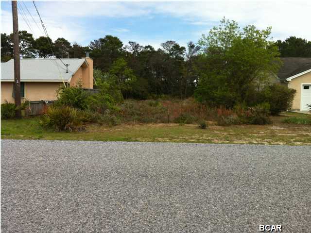 Great building lot with close proximity to Lake Powell Park. Build you house here with plenty of room to store your boat and live with in blocks of the public boat launch. Close to Rosemary Beach and close to Rosemary Beach, Camp Helen and only a few miles from Pier Park. NO HOA!