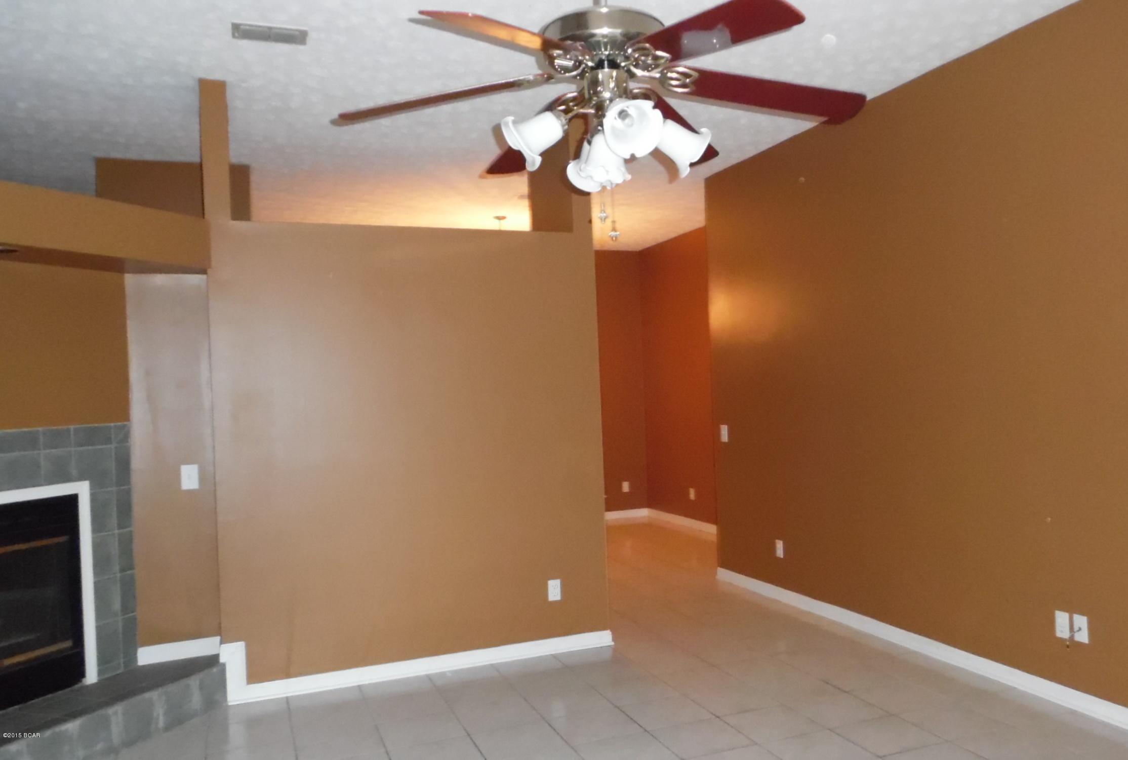 Lagoon Oaks - Residential