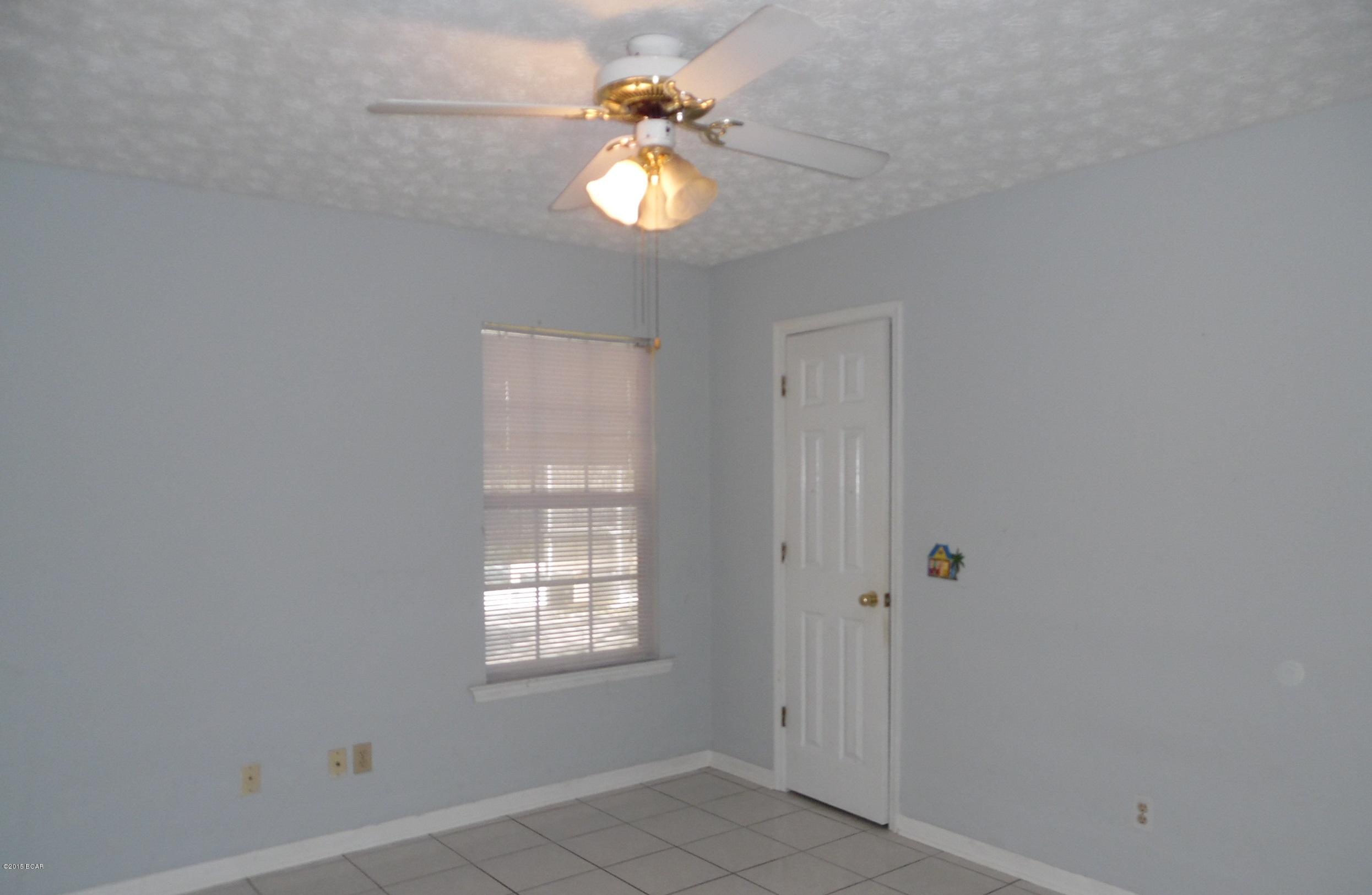 Lagoon Oaks - Residential