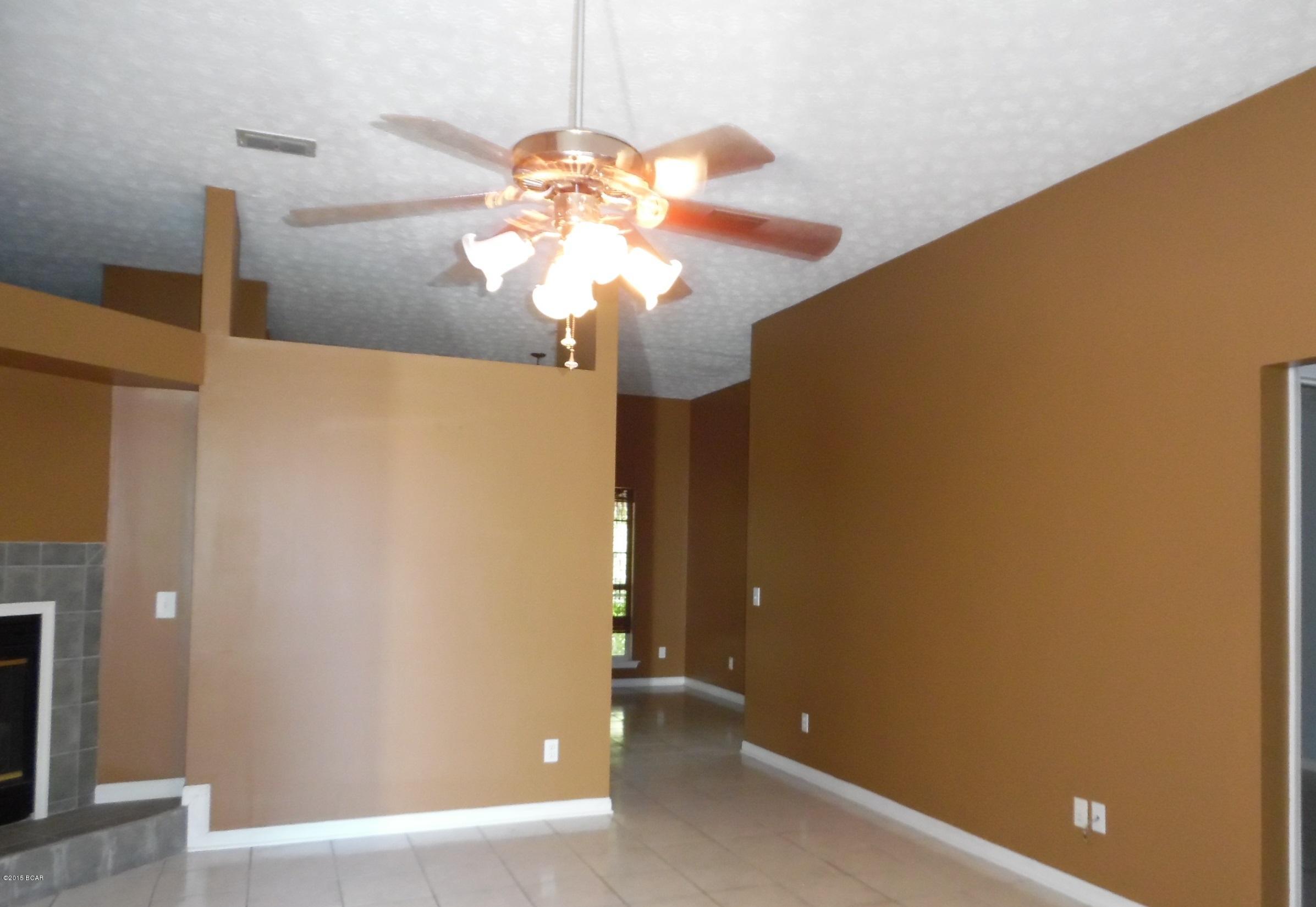 Lagoon Oaks - Residential