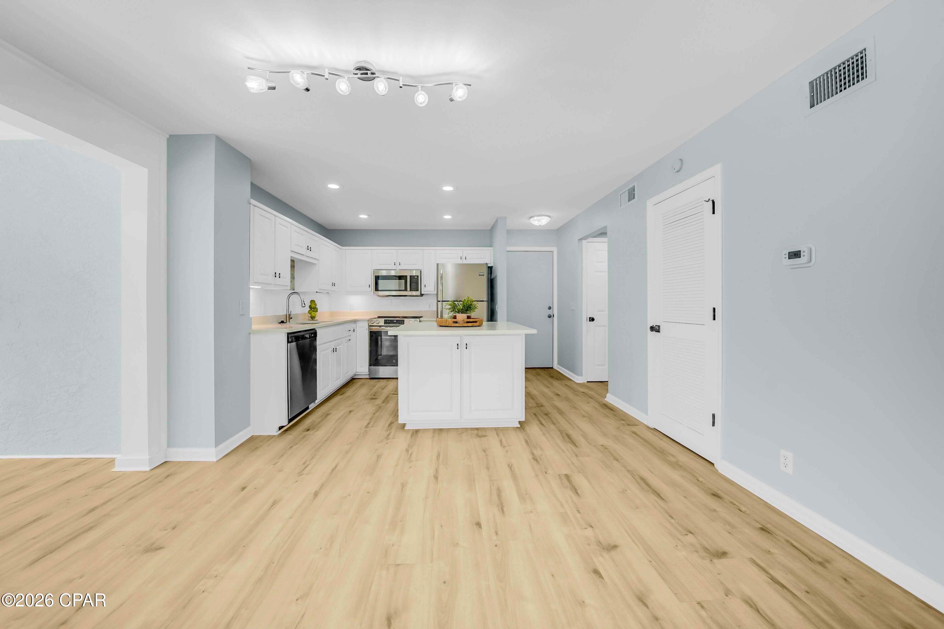 Bay Point Harbour Villas - Residential