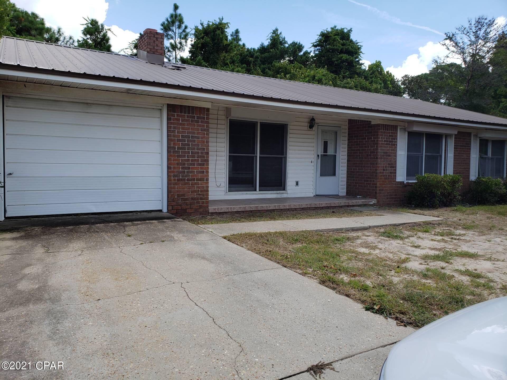 This home offers 3 Bedrooms and 2 Baths. Living room features a wood burning fireplace, laundry room equipped with a washer/dryer connection. Deck in the backyard and a 1 Car garage.



*All pets are a part of the application process and are subject to the homeowner's approval*