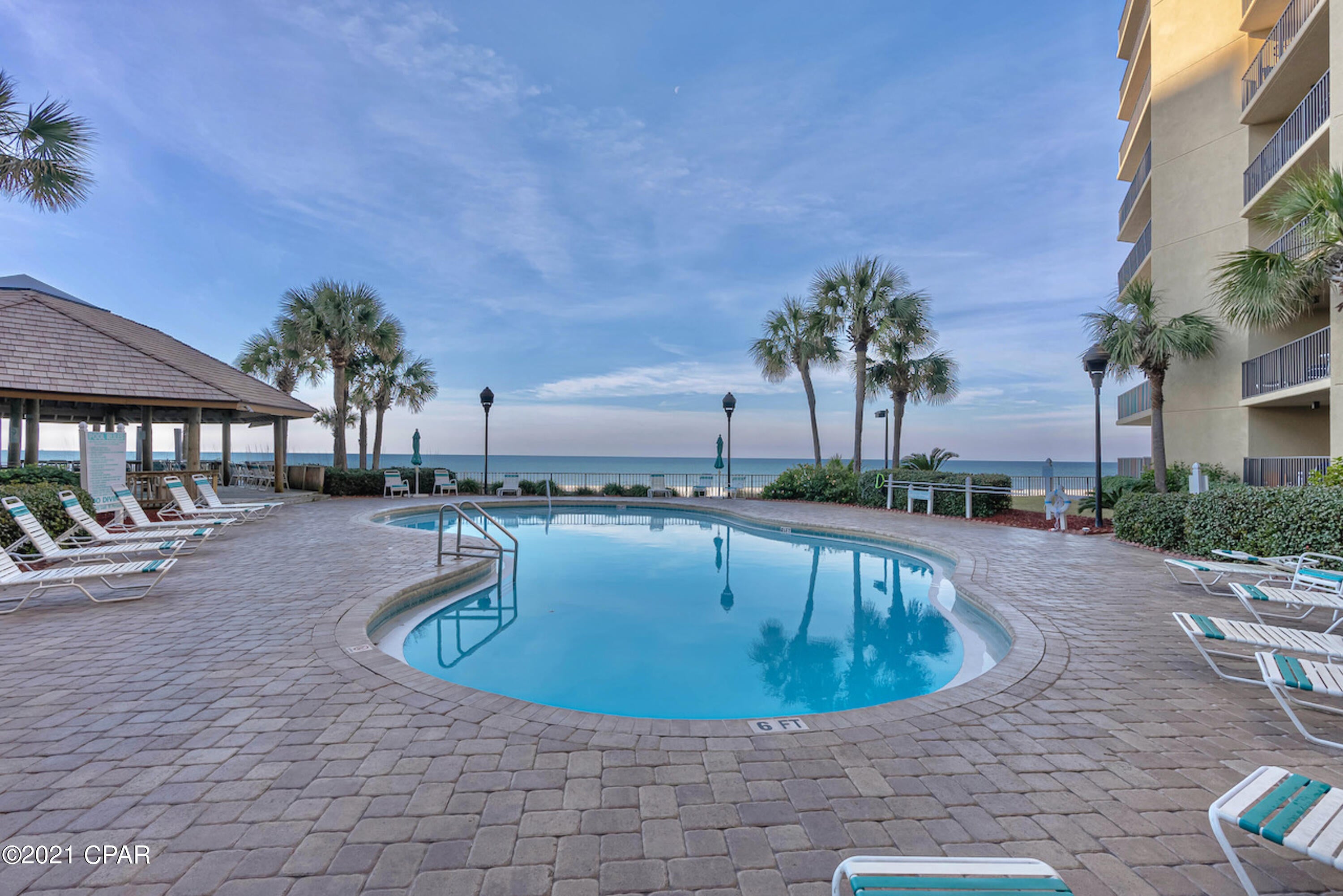 Summerhouse Condo. - Residential