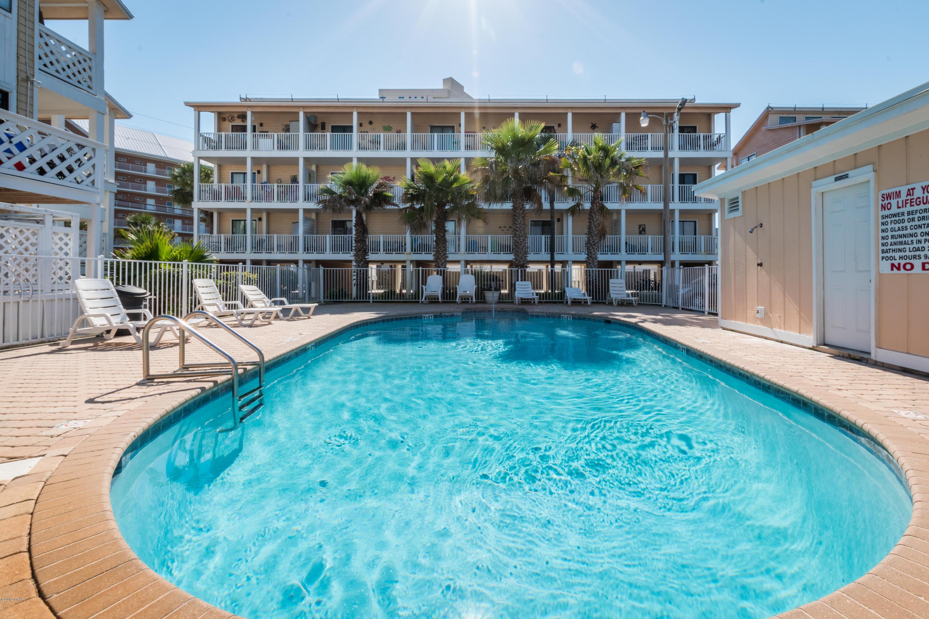 Available as a furnished monthly rental from 10/29/19-3/26/20

$1450/month. All utilities included (electricity cap $150/month)