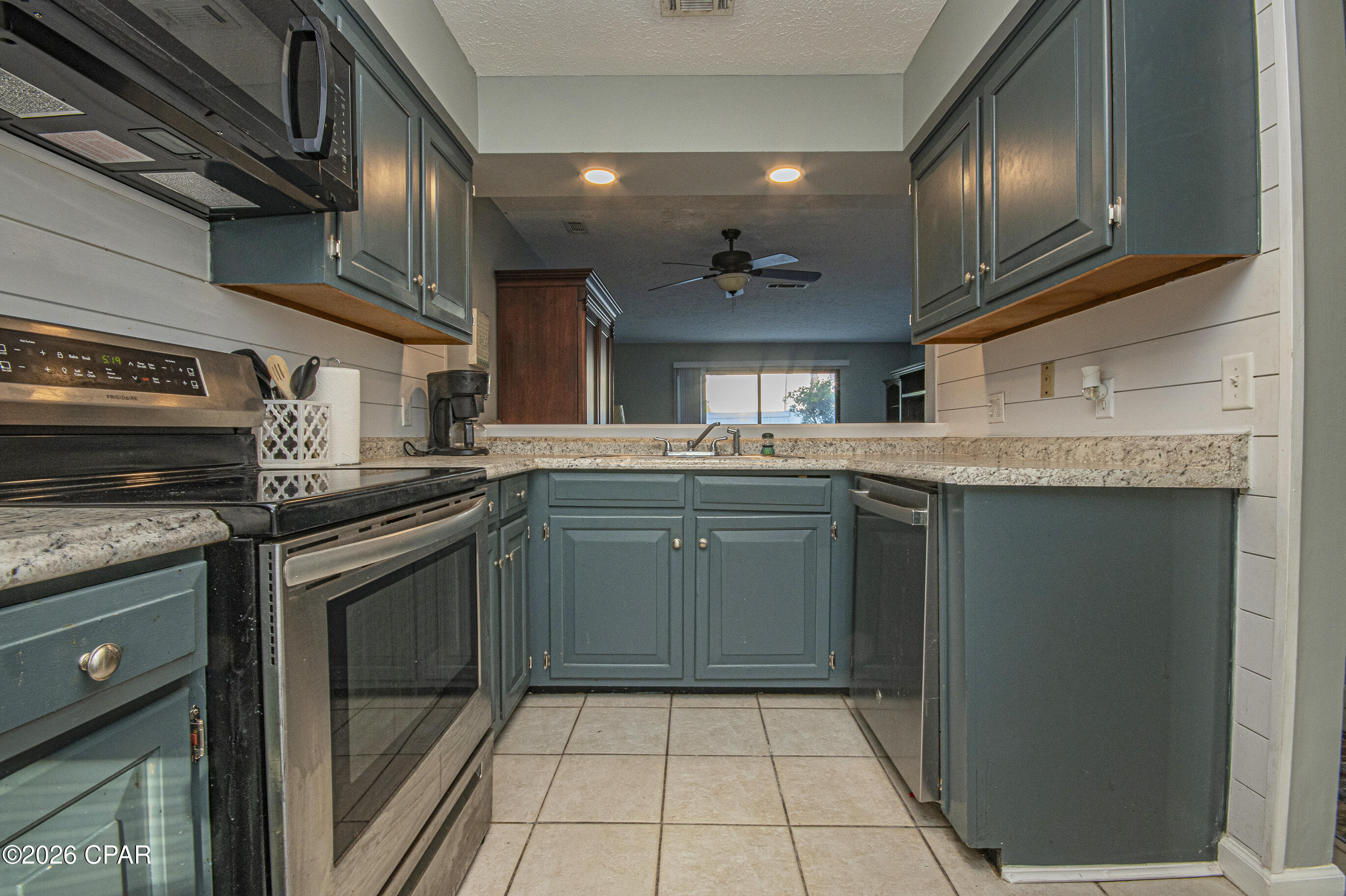 Shade Tree Condo Ph II - Residential
