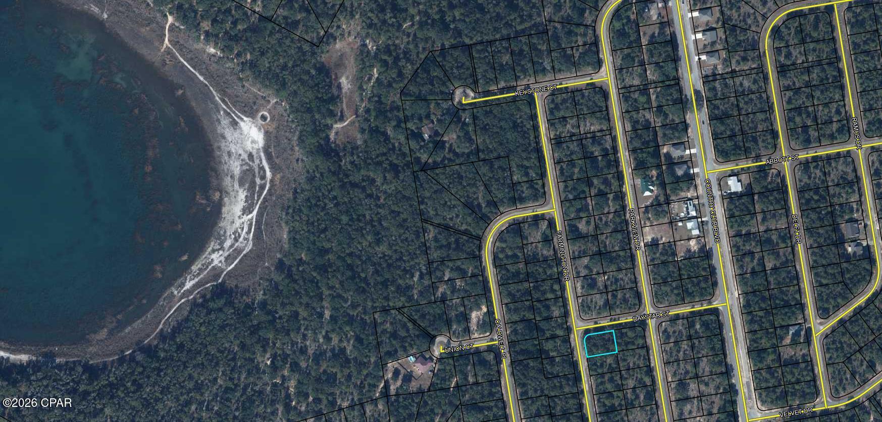 Surveyed corner residential lot located in Sunny Hills, offering a peaceful setting for a future home.  Sunny Hills amenities include several fishing lakes, seasonal swimming at Boat Lake with its white sandy beach, and an 18-hole golf course. The seller also has eight additional surveyed lots listed in various areas of Sunny Hills and may consider a package deal. Buyer is responsible for the owner's title policy, documentary stamps on the deed, and the title company closing fee.