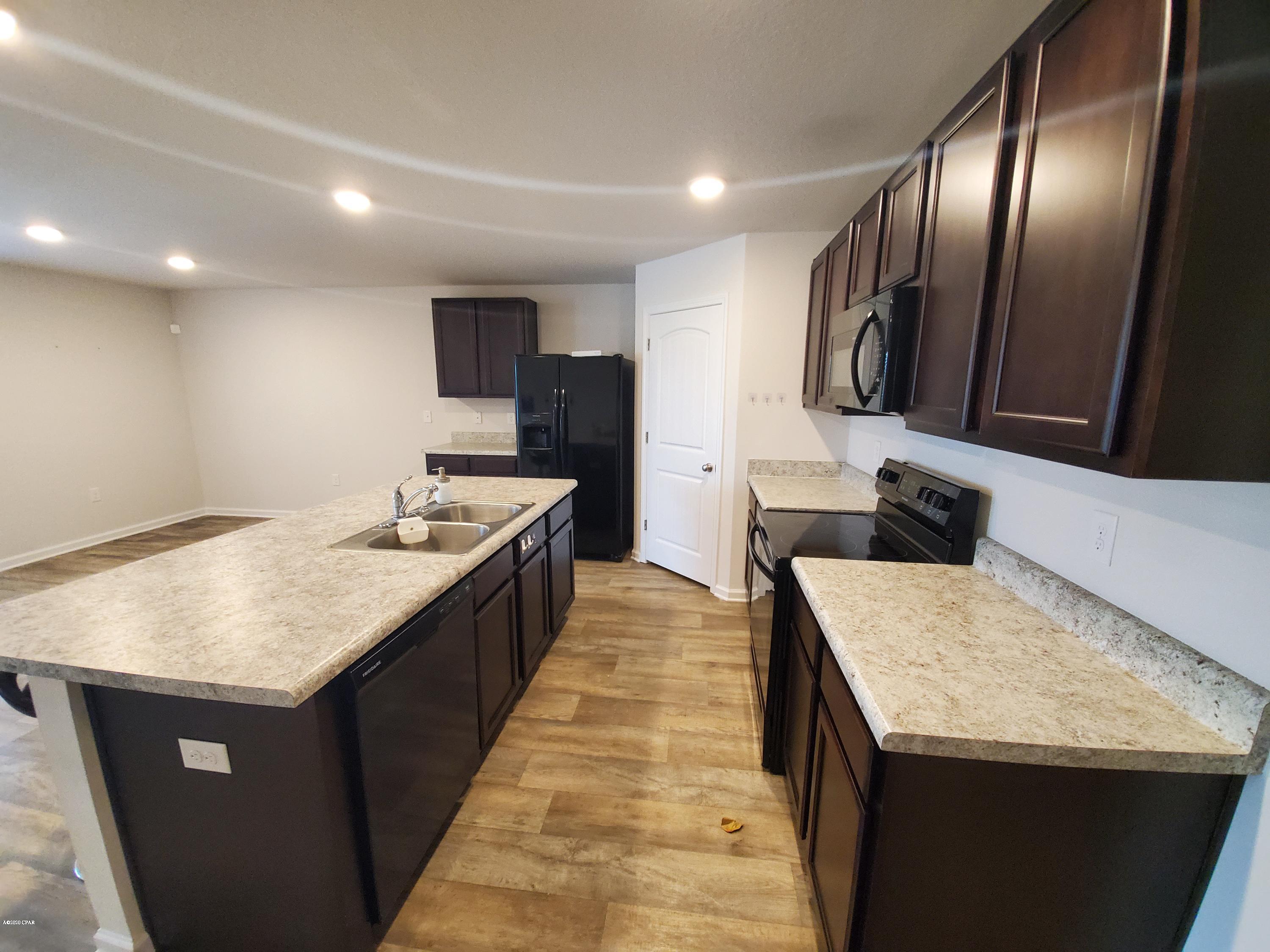 [No Recorded Subdiv] - Residential Lease