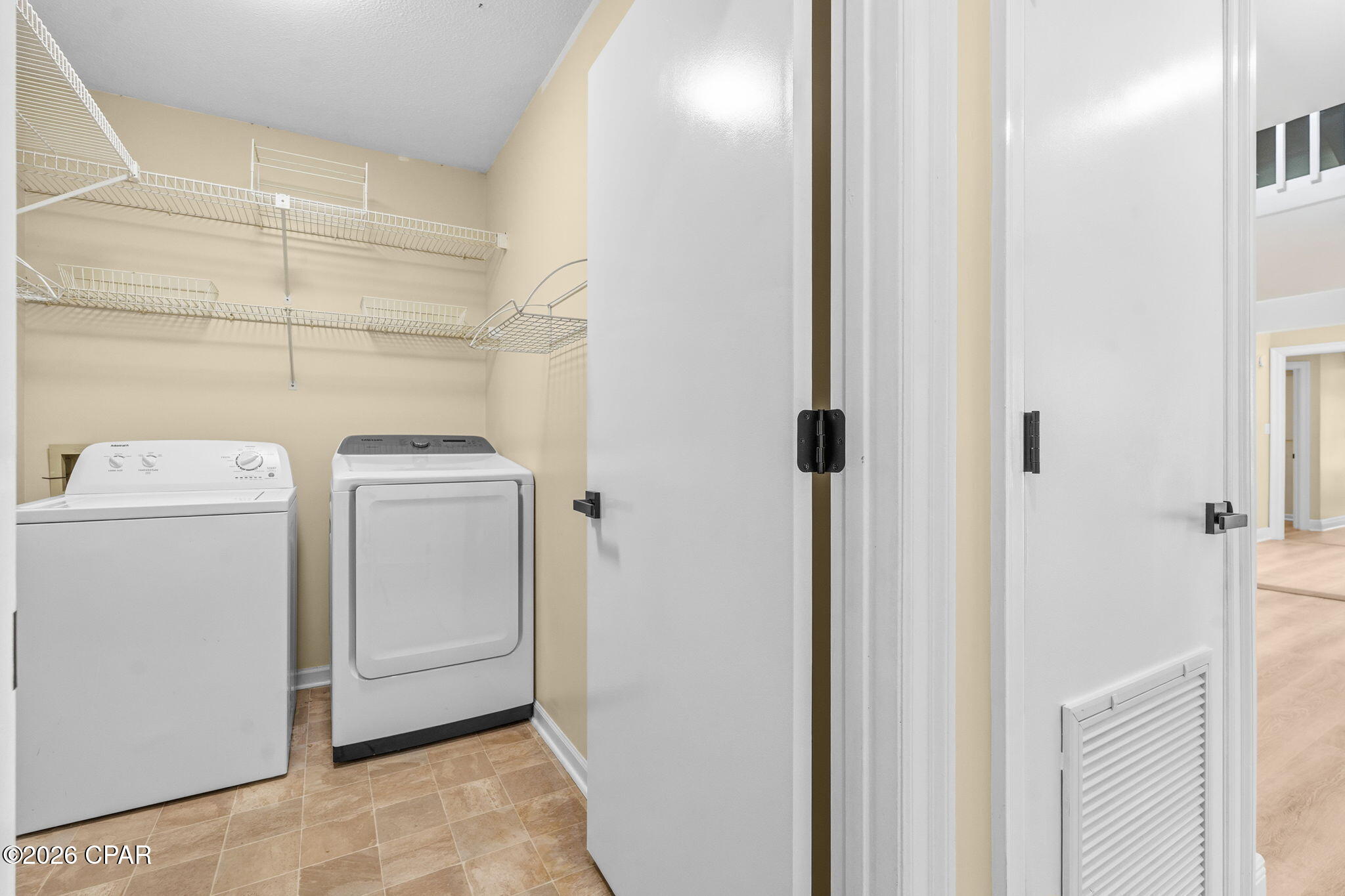 Country Club Gardens - Residential Lease