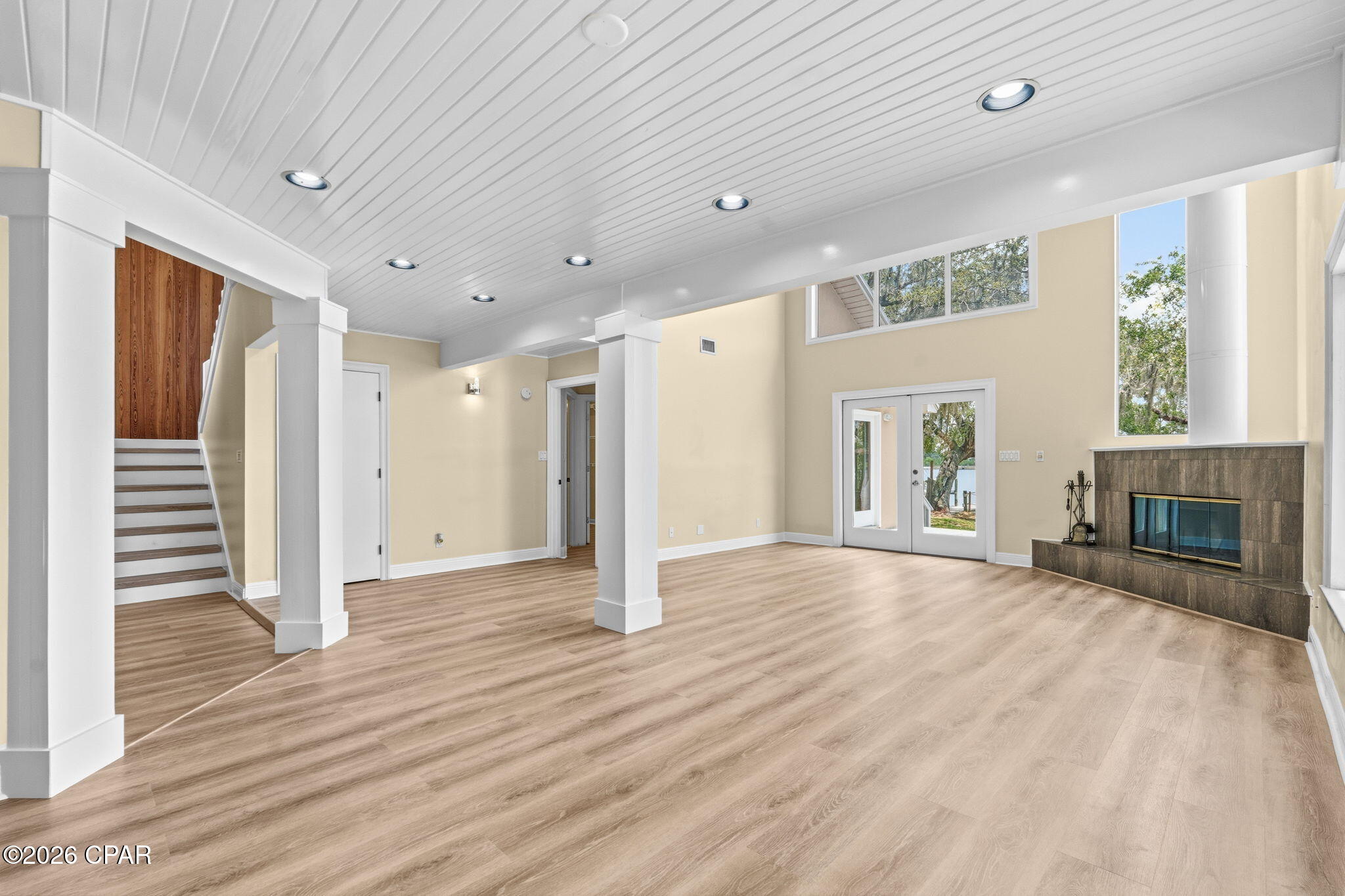 Country Club Gardens - Residential Lease