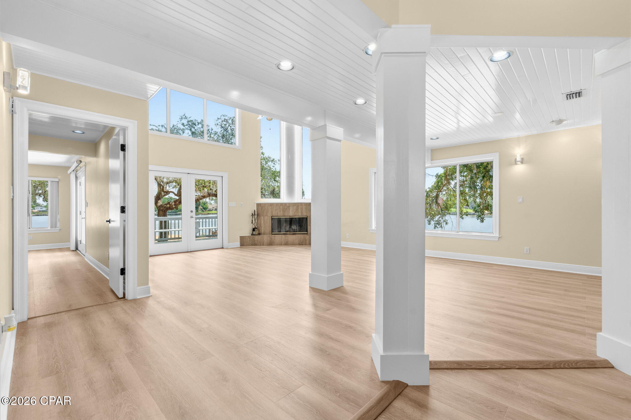 Country Club Gardens - Residential Lease