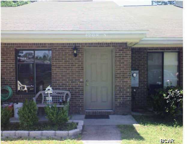 No pets allowed. This is a 2 bedroom, 2 bath town home. One loft bedroom and bathroom upstairs with double closets and one bedroom & bath downstairs also with double closets. The living room has a vaulted ceiling and there is a covered patio and storage room. Washer/Dryer hook up are inside. New carpet and freshly painted.
