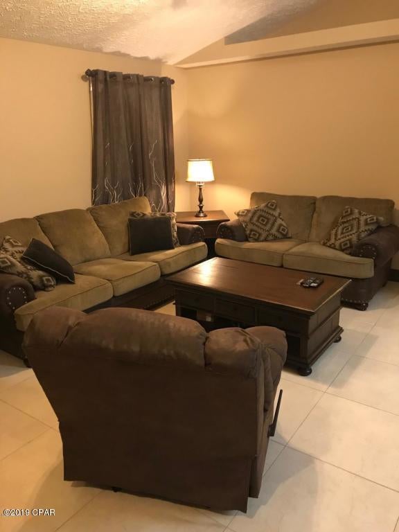 Palm Cove Phase III - Residential Lease