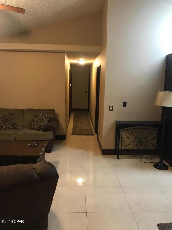 Palm Cove Phase III - Residential Lease