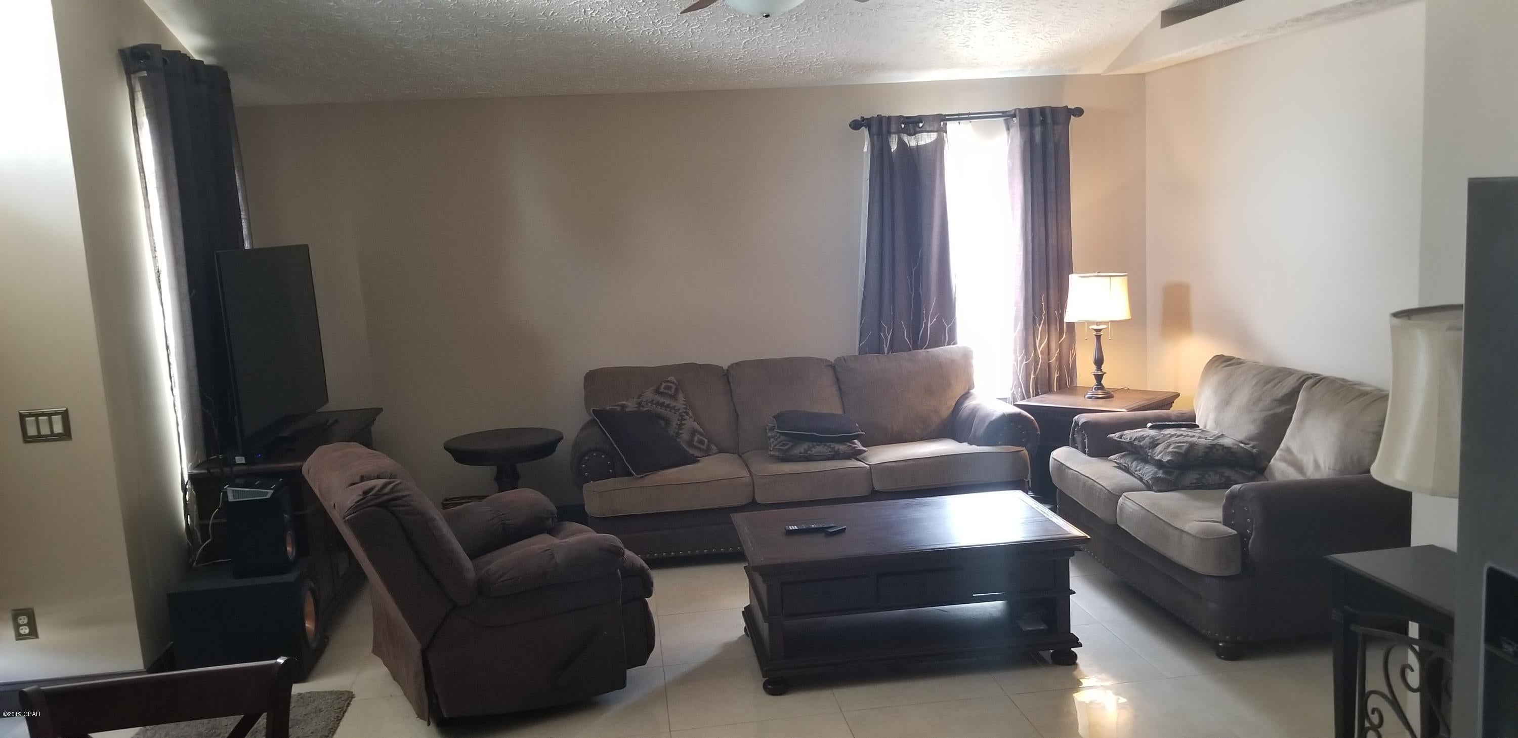 Palm Cove Phase III - Residential Lease