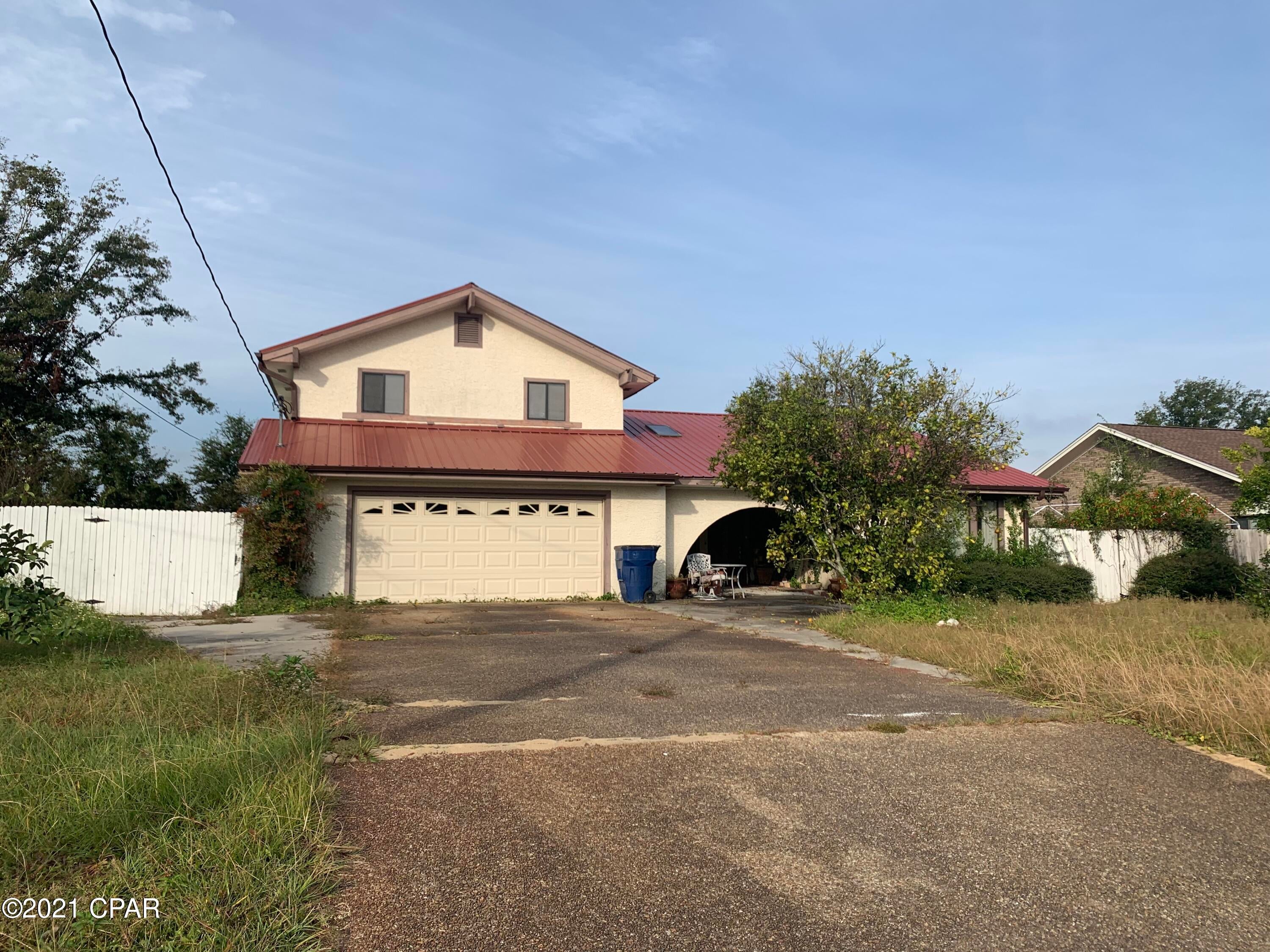 Excellent investment opportunity on this 4 bedroom/3 bathroom home in Forest Park.  Huge lot, centrally located with lots of potential.  Solid bones but needs roof, HVAC repair, some drywall and insulation.

*selling agent has ownership interest in property*