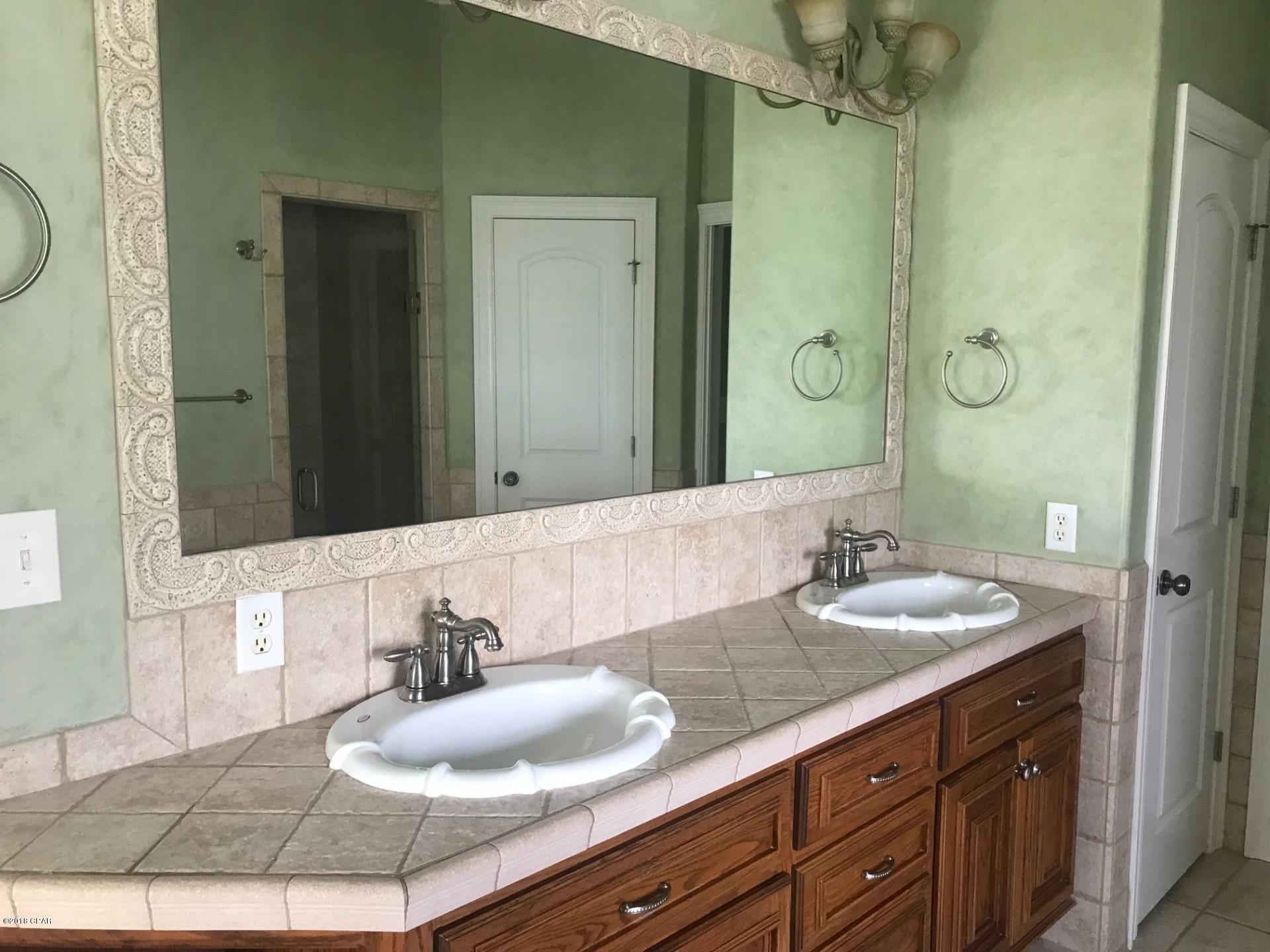 Kirkland Manor - Residential Lease