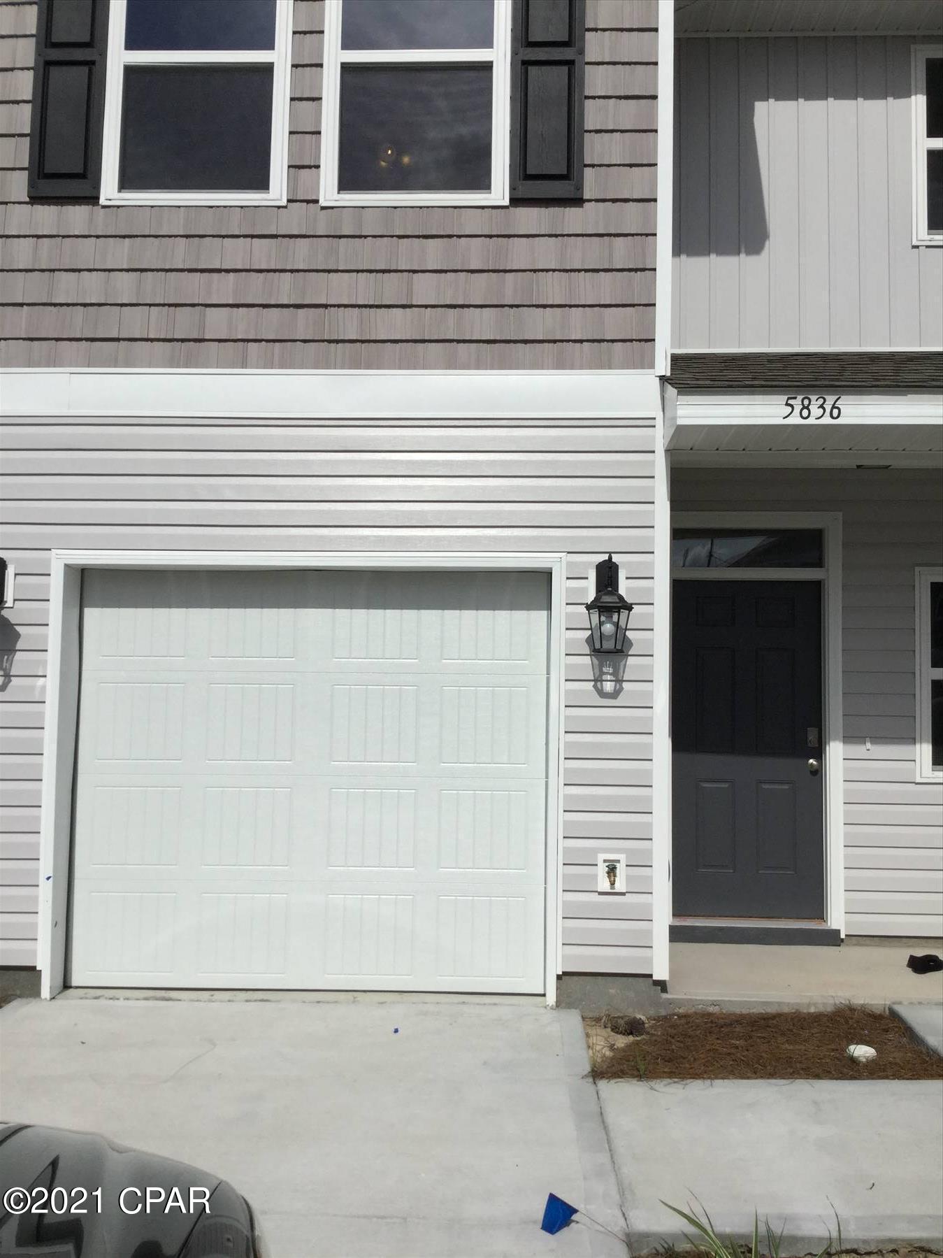 CURRENTLY UNDER CONTRACT, SELLER ACCEPTING BACKUP OFFERS. Spacious, open floorplan, 3 bedroom, 2.5 bath homes features laminate countertops, luxury vinyl flooring, large master suite with oversized walk-in shower. Community offers a beautiful pool with shopping and restaurants.



Owner is also an agent.