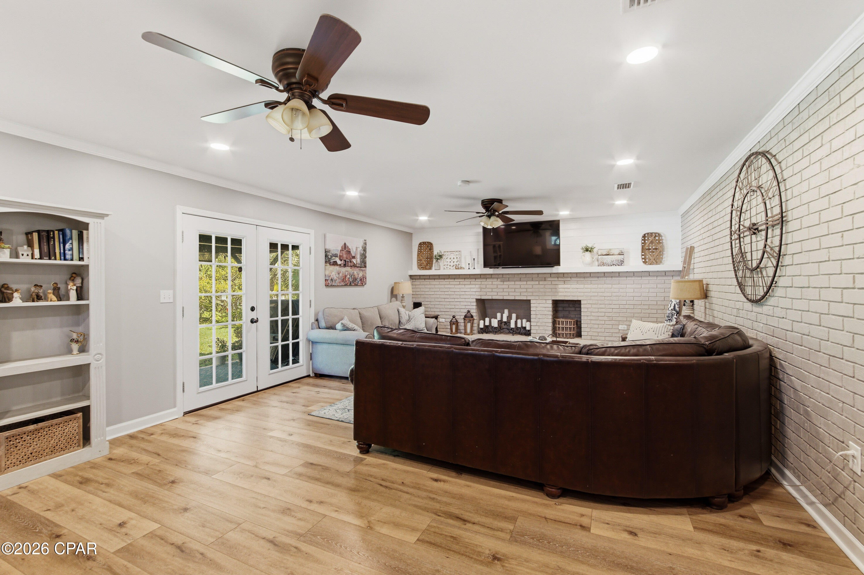 Bay Park Manor - Residential