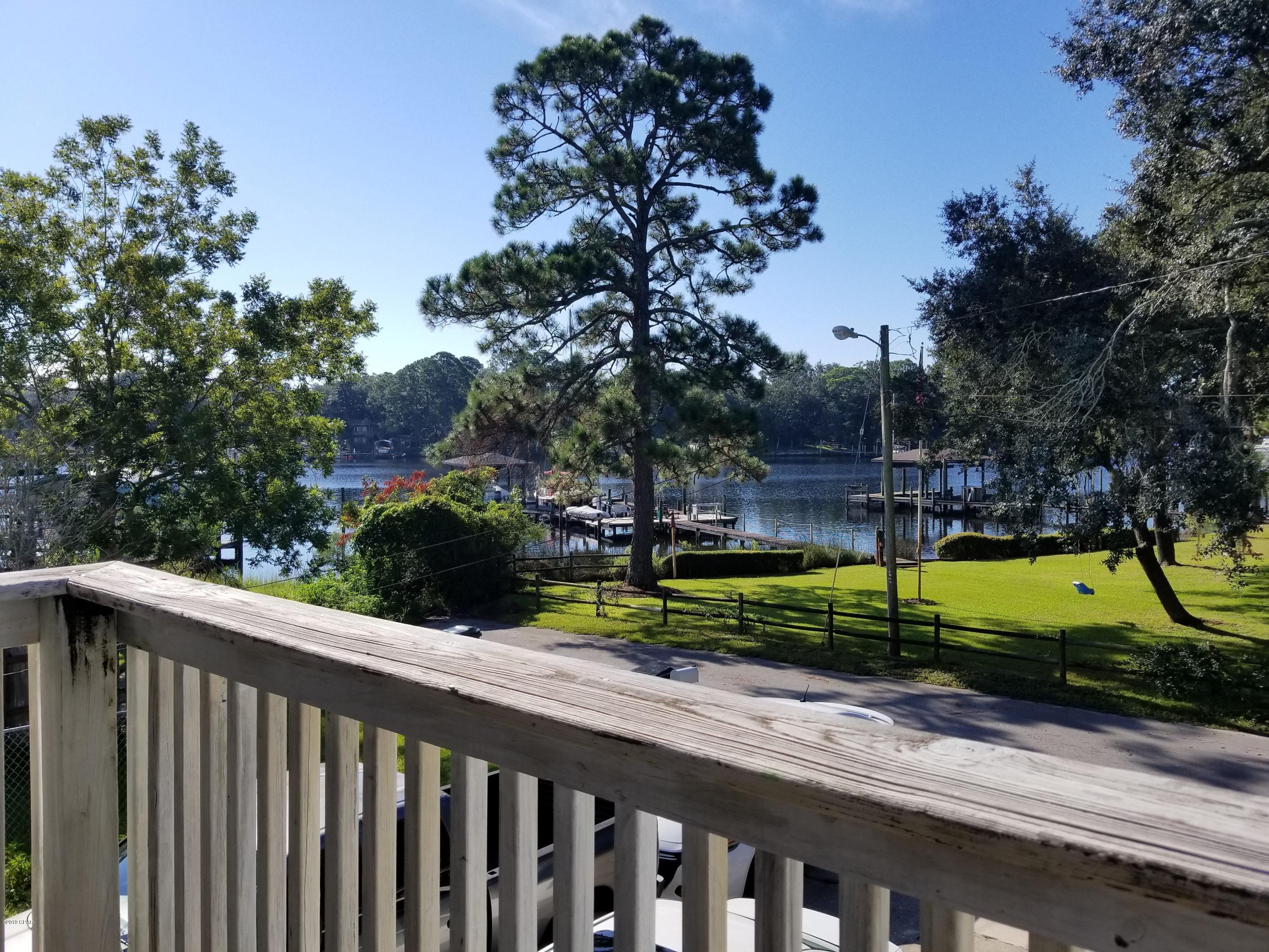 PROCUREMENT: This townhome offers 2 Bedrooms and 2 1/2 baths. Located in Parker near Pitts Bayou. Master bedroom includes a balcony with a view of Pitts Bayou. Laundry room with a washer/dryer hookups, new painting and carpeting. Equipped with an outside storage room off the back patio.



*No Pets*