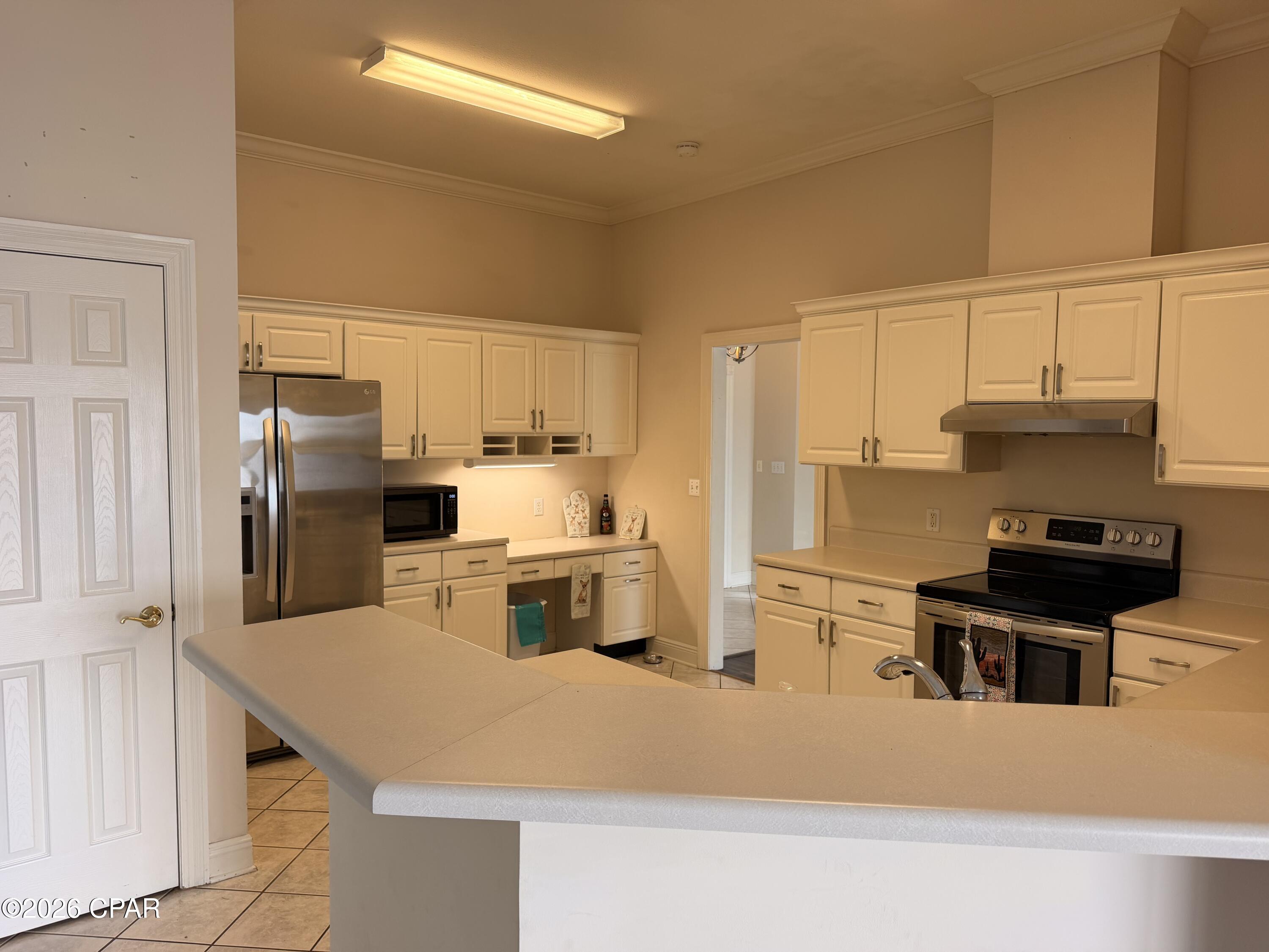 Country Club Harbour Estates - Residential Lease