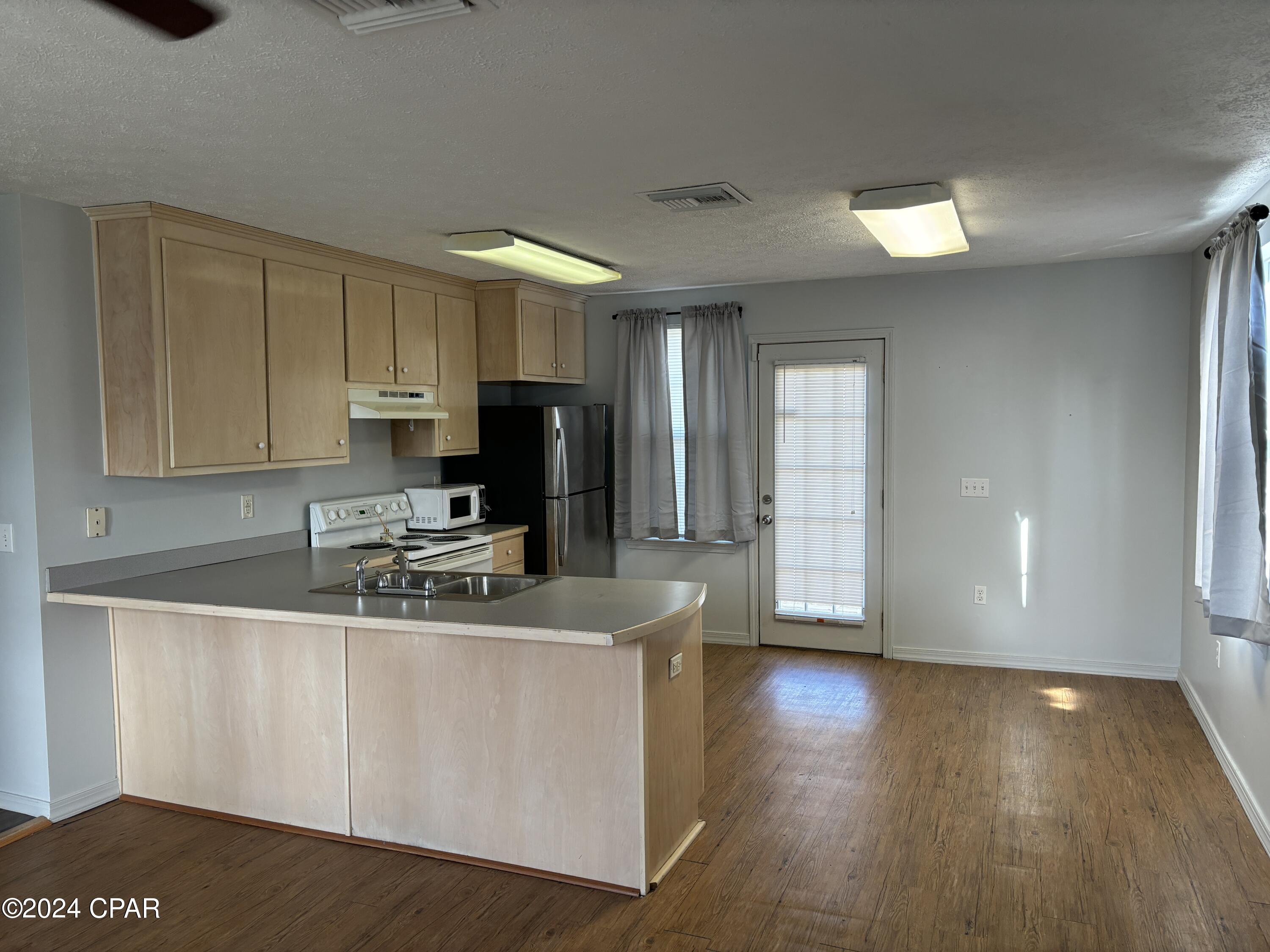 [No Recorded Subdiv] - Residential Lease
